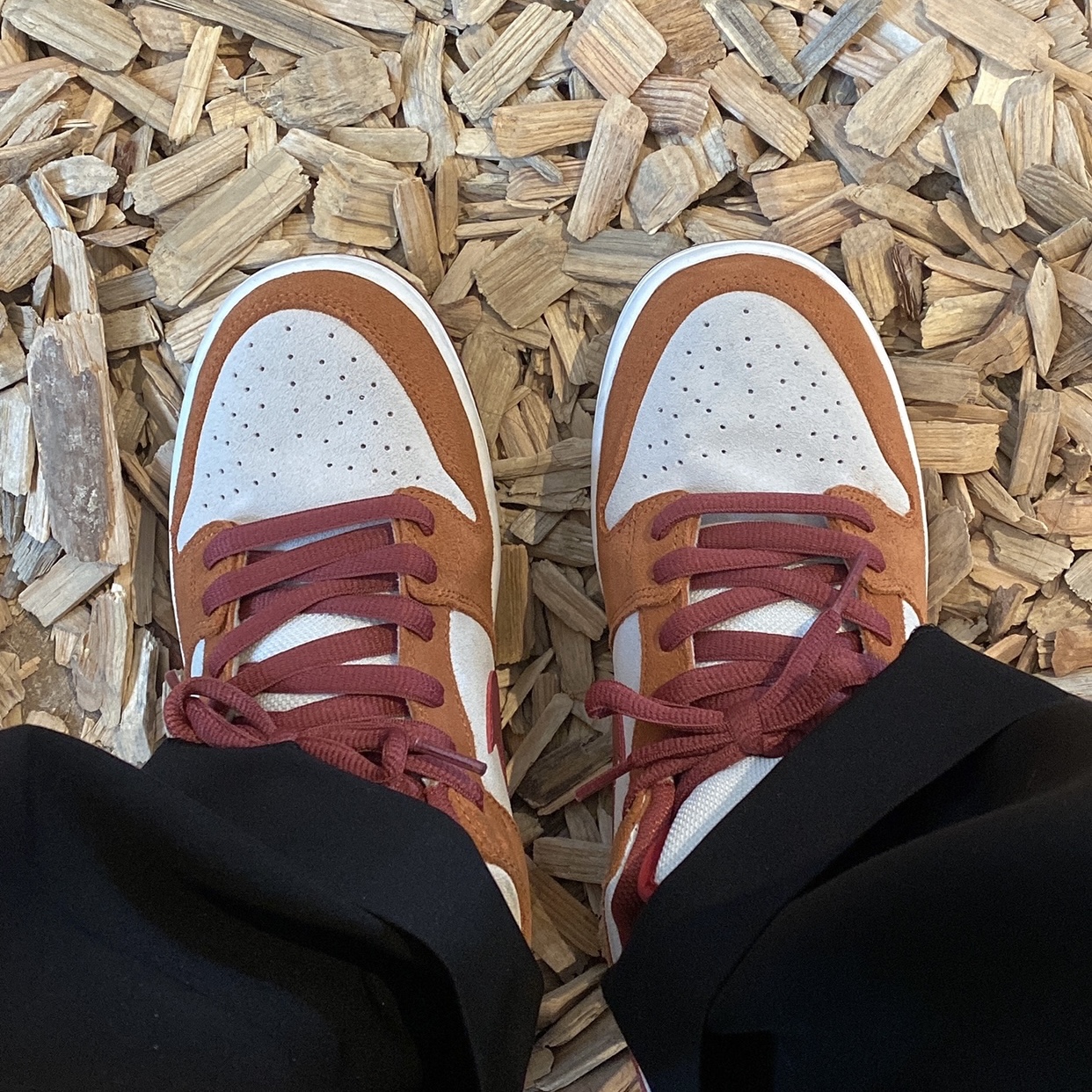 Nike SB Dunk Low Pro Dark Russet 착용 스타일 - 3
