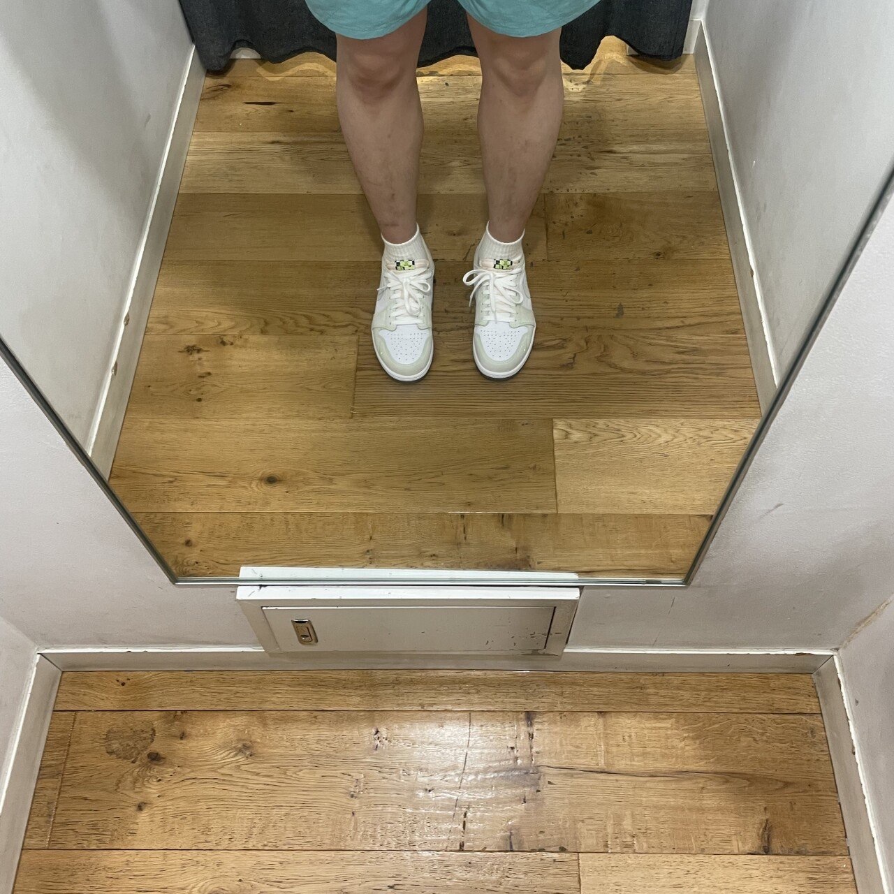 Jordan 1 Low OG Ghost Green 착용 스타일 - 4