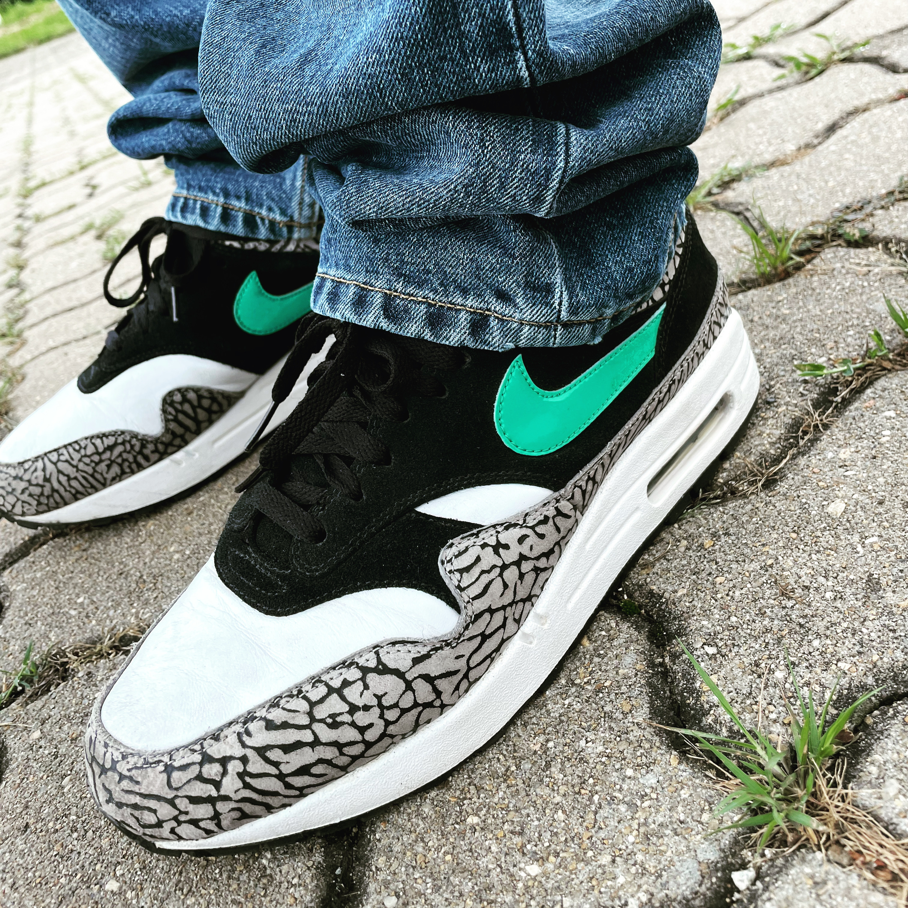 NIke x Atmos Air Max 1 Elephant 2017 착용 스타일