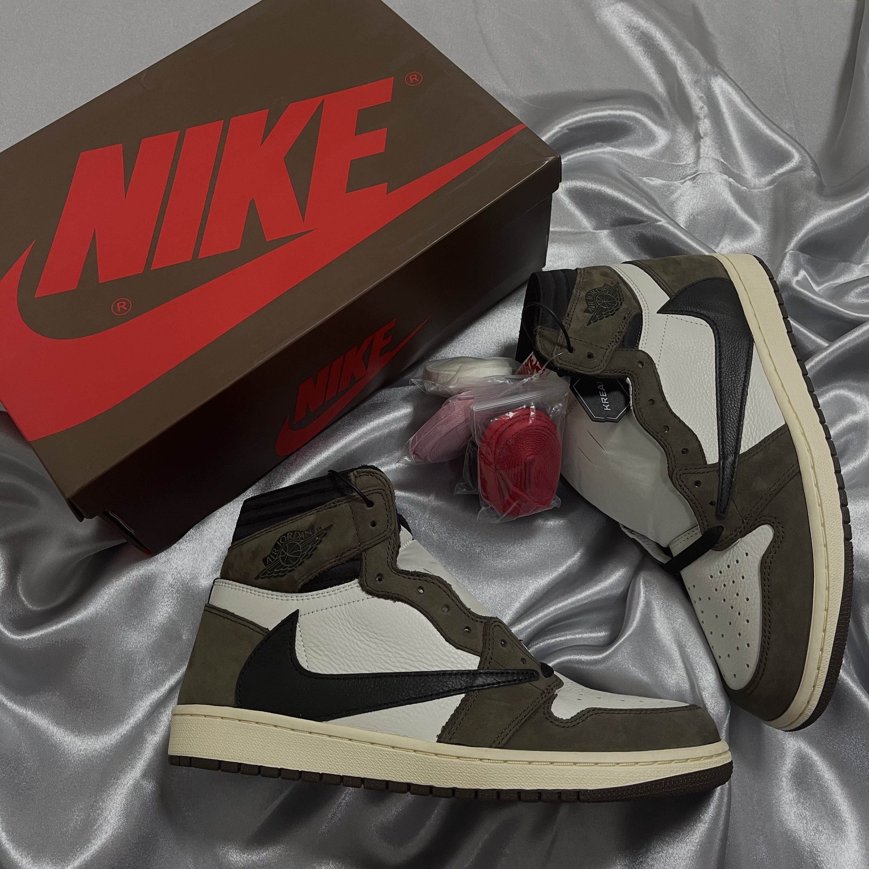 Jordan 1 x Travis Scott Retro High OG SP Mocha 착용 스타일