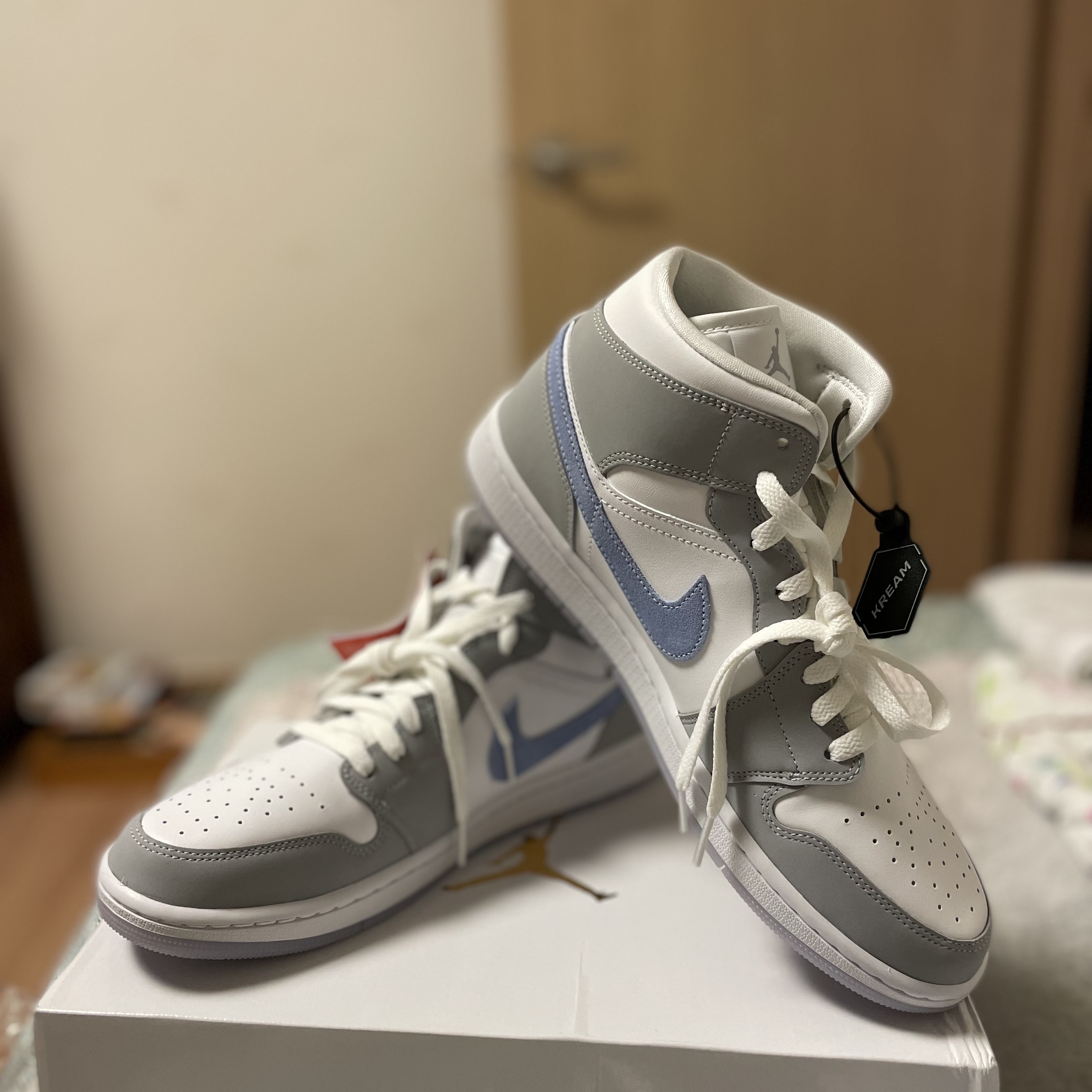 (W) Jordan 1 Mid Wolf Grey 착용 스타일 - 4