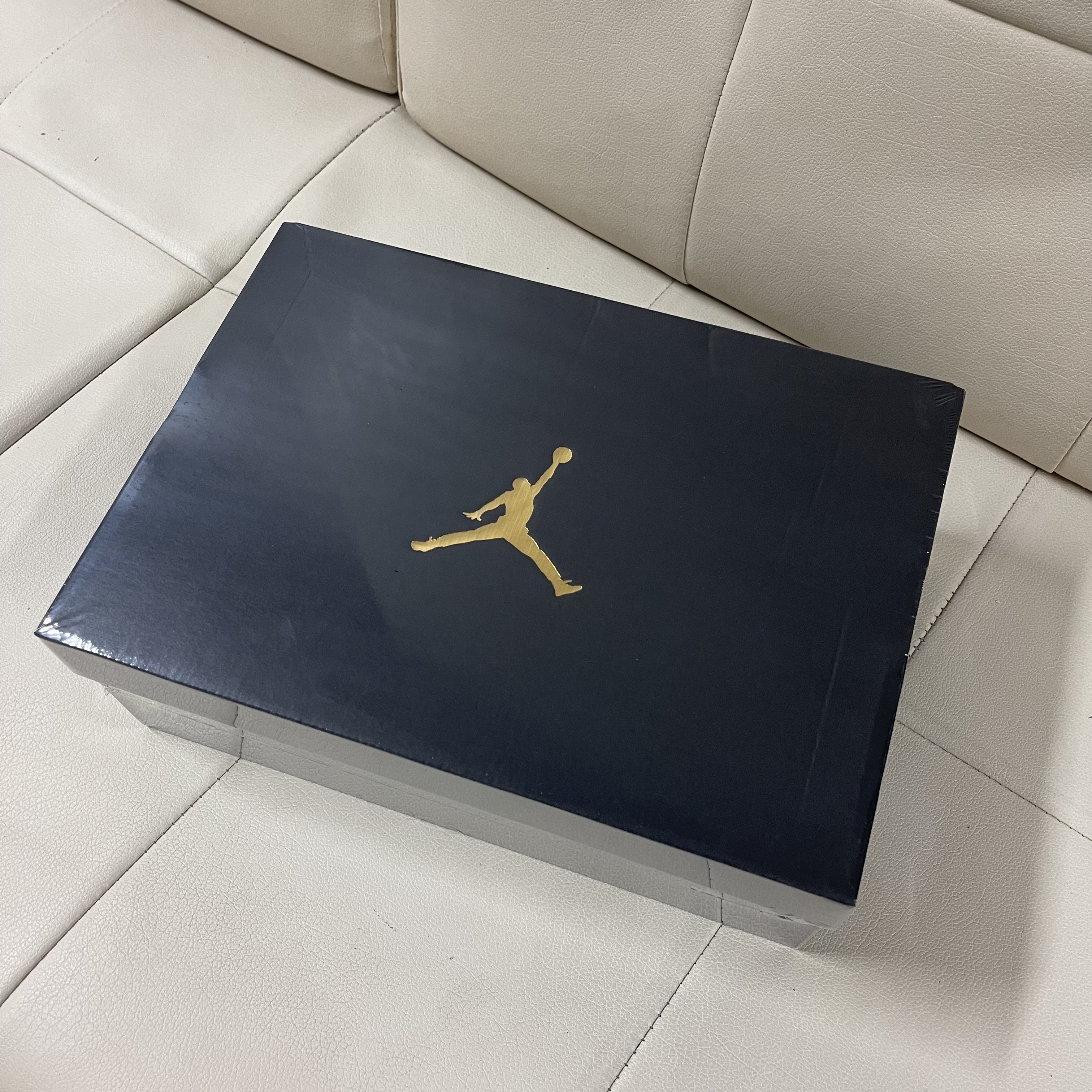 Jordan 1 Low Black Particle Grey 착용 스타일 - 4