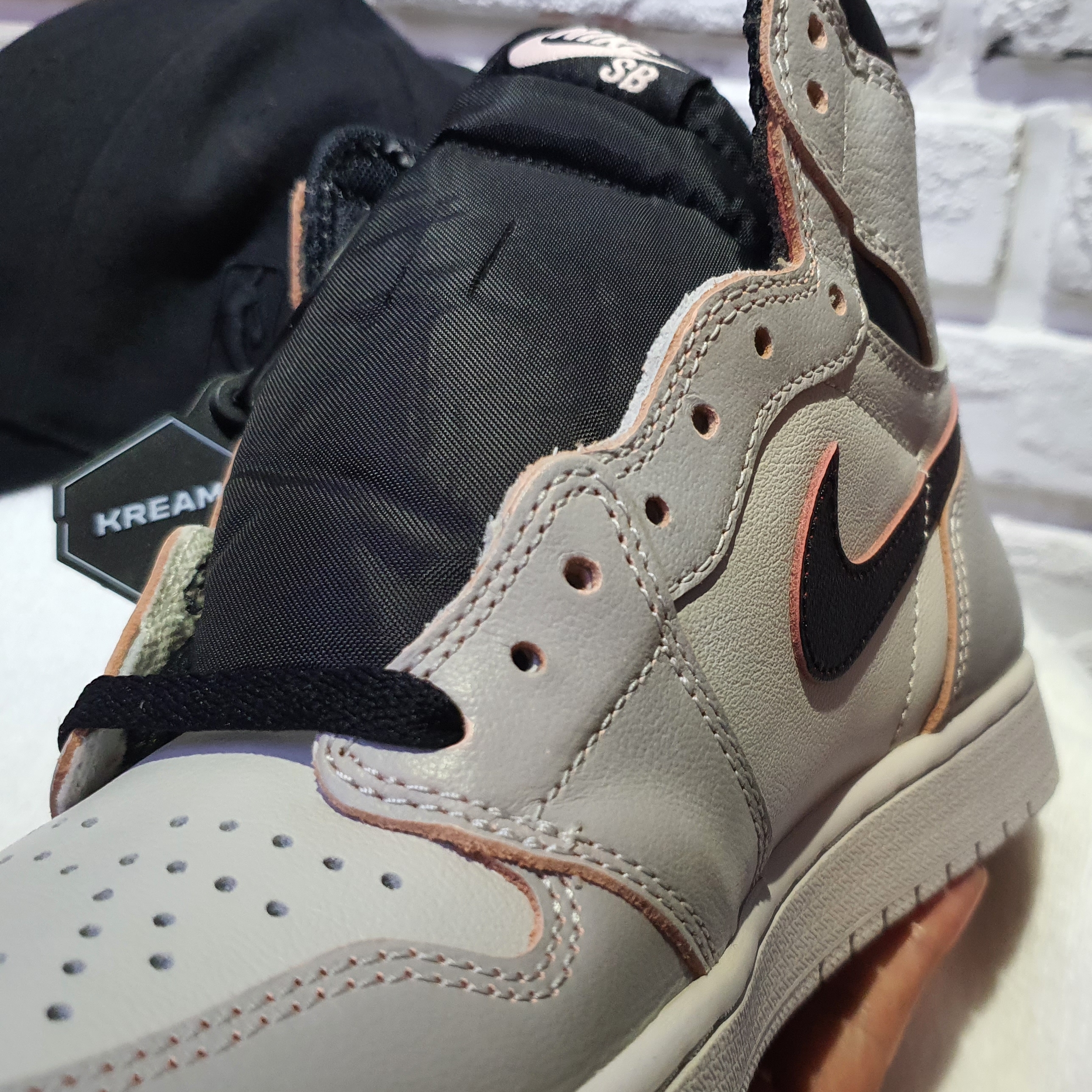 Jordan 1 Retro High OG Defiant SB NYC to Paris 착용 스타일 - 1