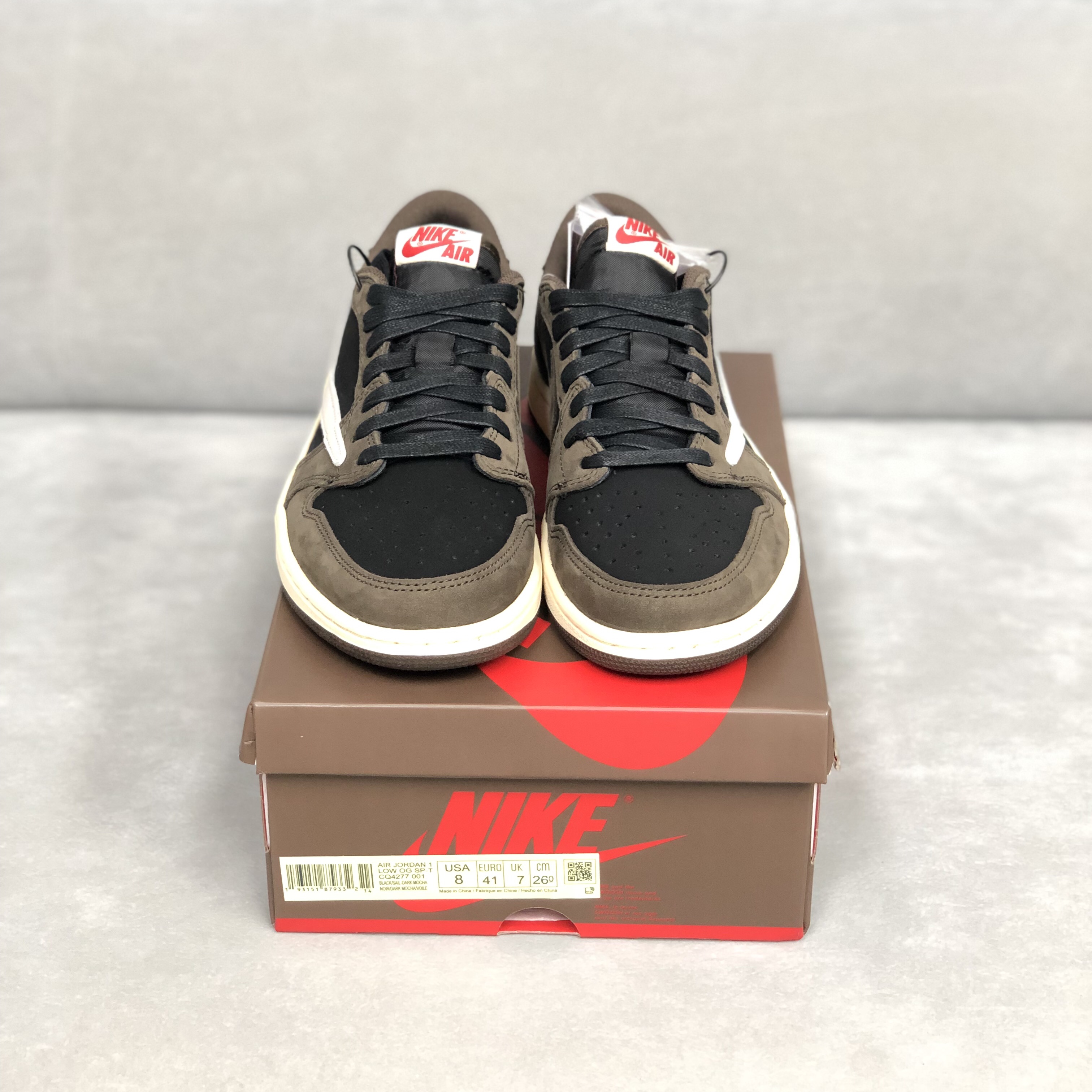 Jordan 1 x Travis Scott Retro Low OG SP Mocha 착용 스타일 - 1