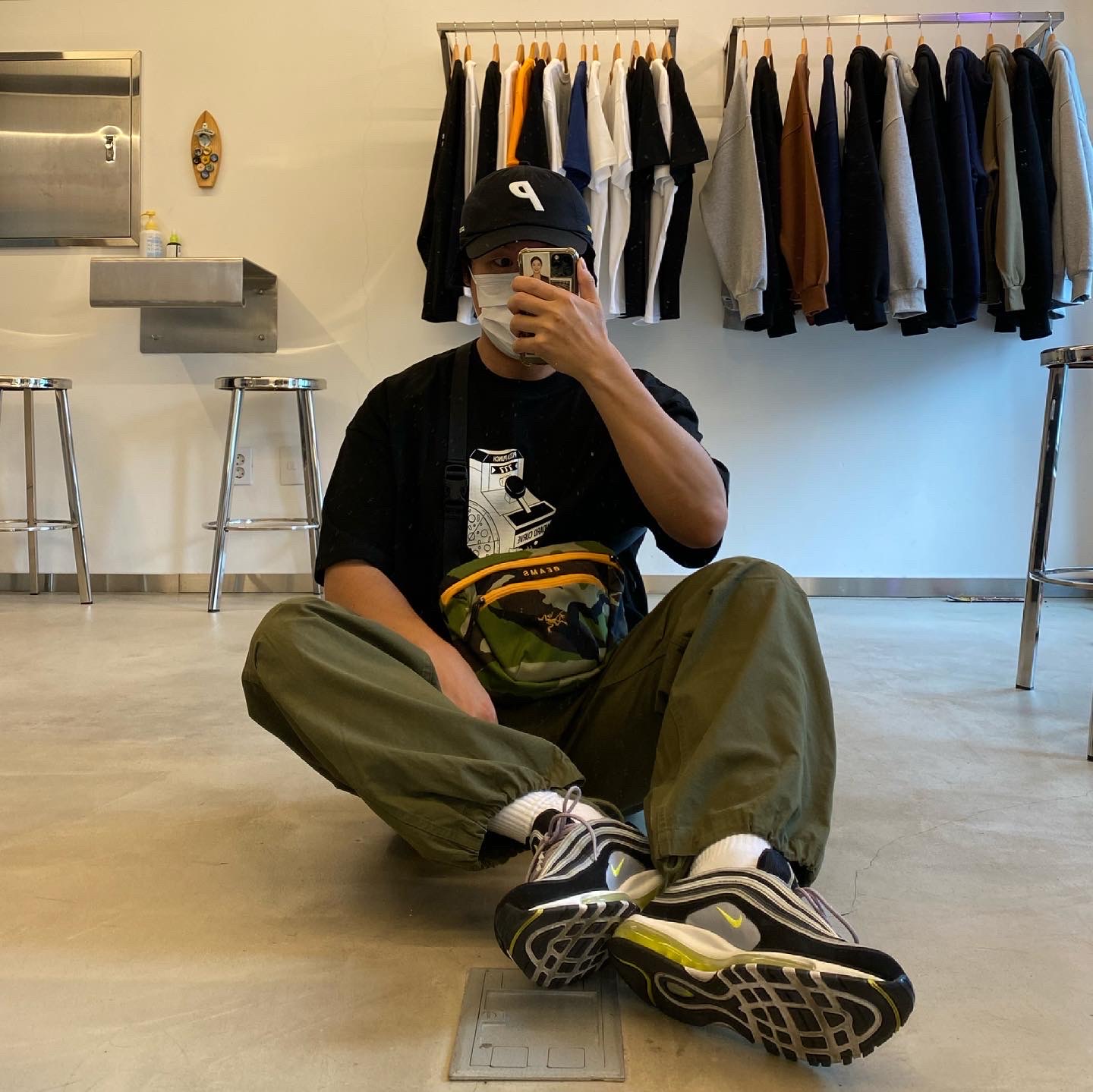 Nike Air Max 97 OG Black Volt Asia, Palace Cordura Safari 6-Panel Black - 21SS 착용 스타일 - 3