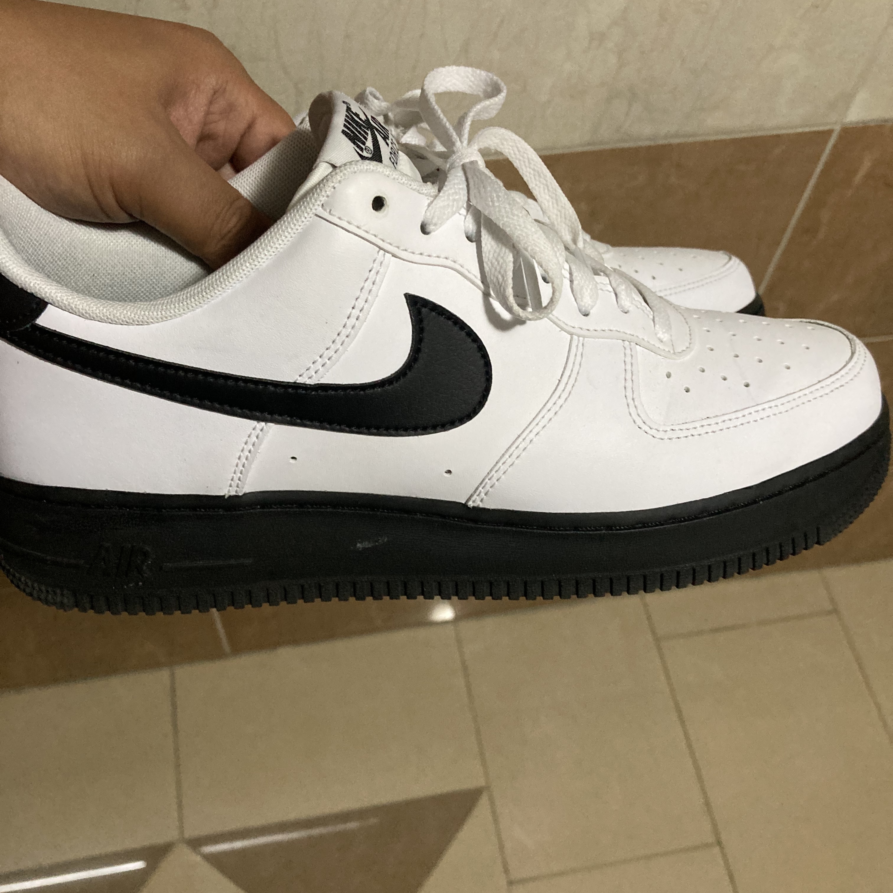 Nike Air Force 1 Low White Black Midsole 착용 스타일