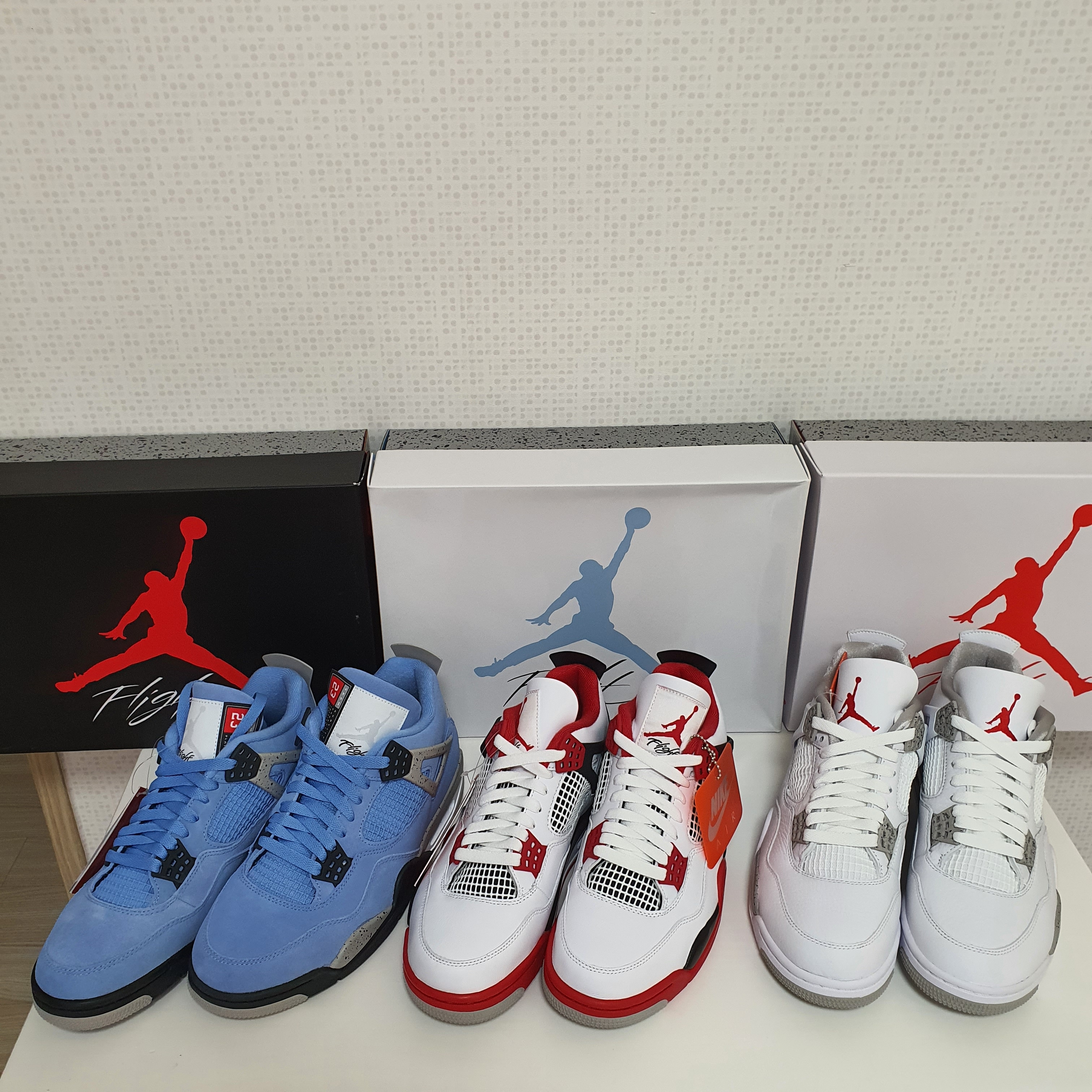 Jordan 4 Retro Tech White, Jordan 4 Retro OG Fire Red 2020 착용 스타일 - 3