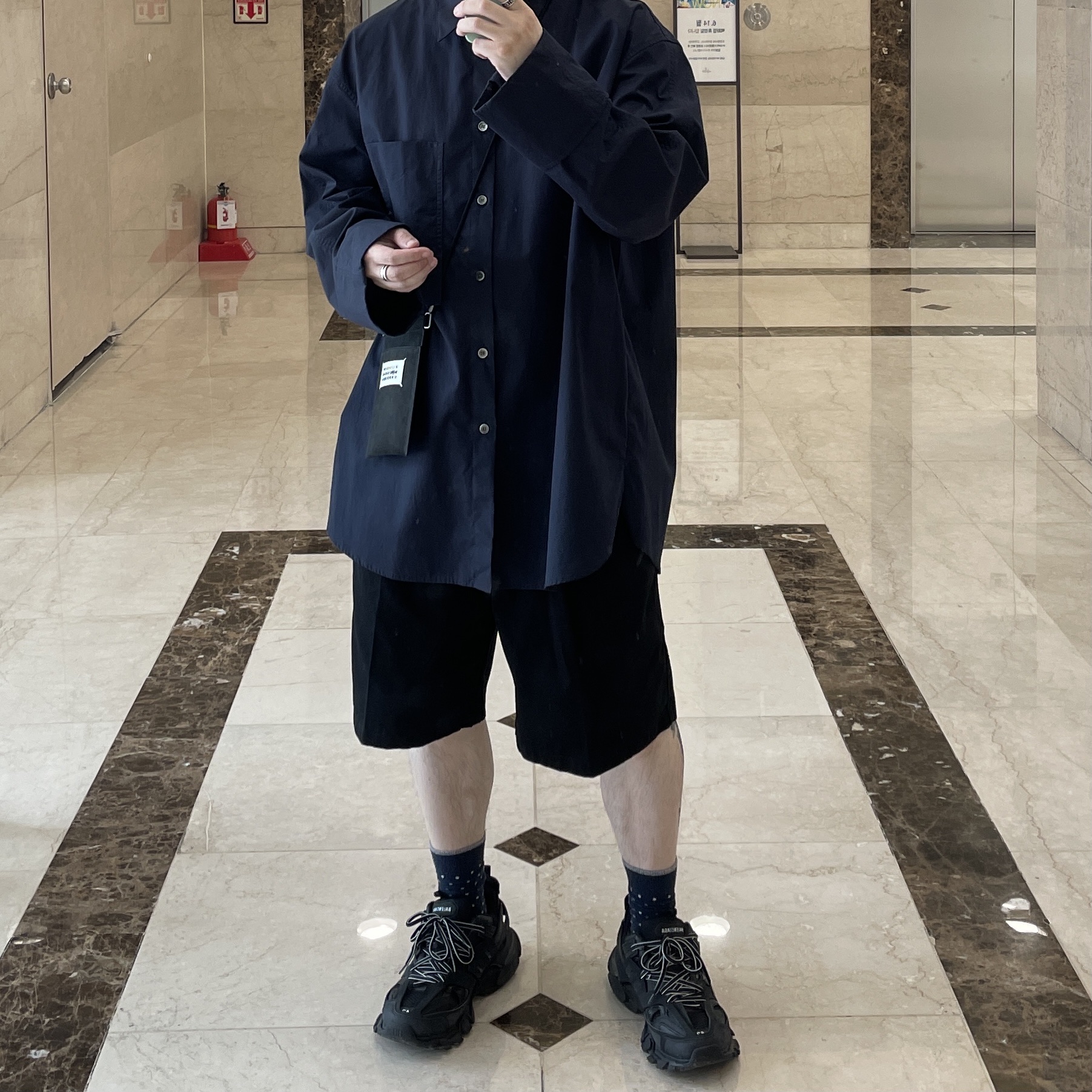 Balenciaga Track Sneakers Triple Black 착용 스타일
