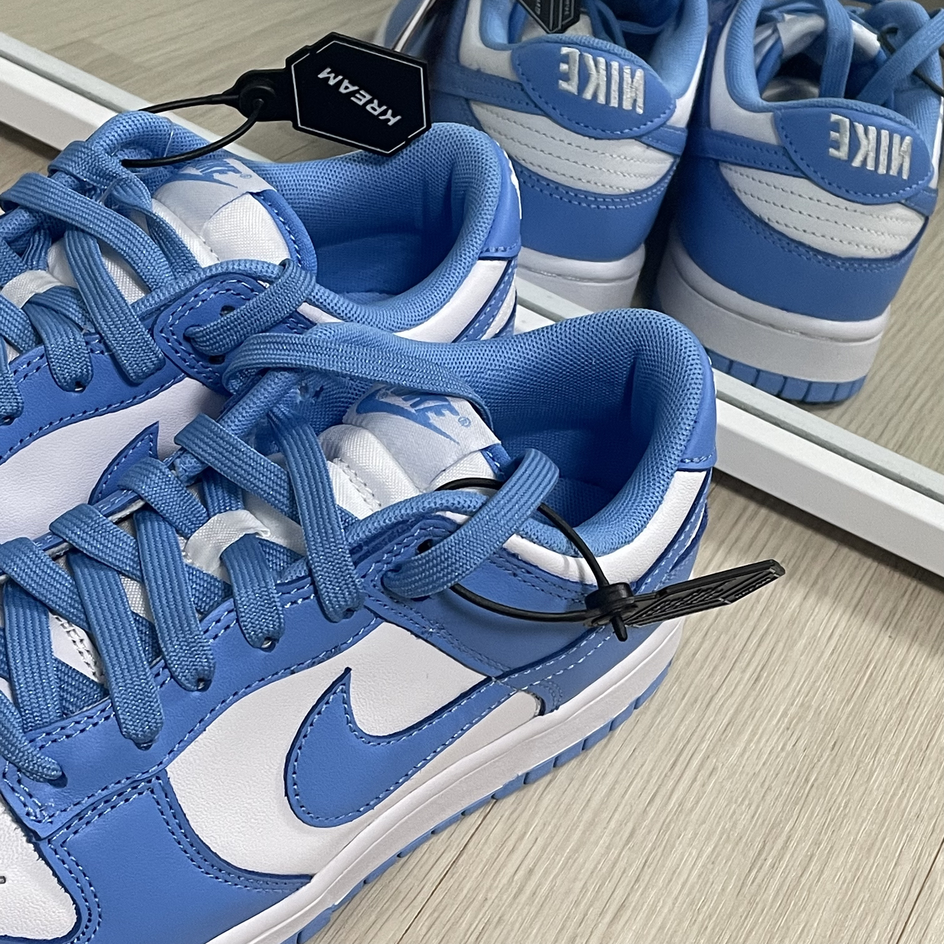 Nike Dunk Low Retro University Blue 착용 스타일 - 3