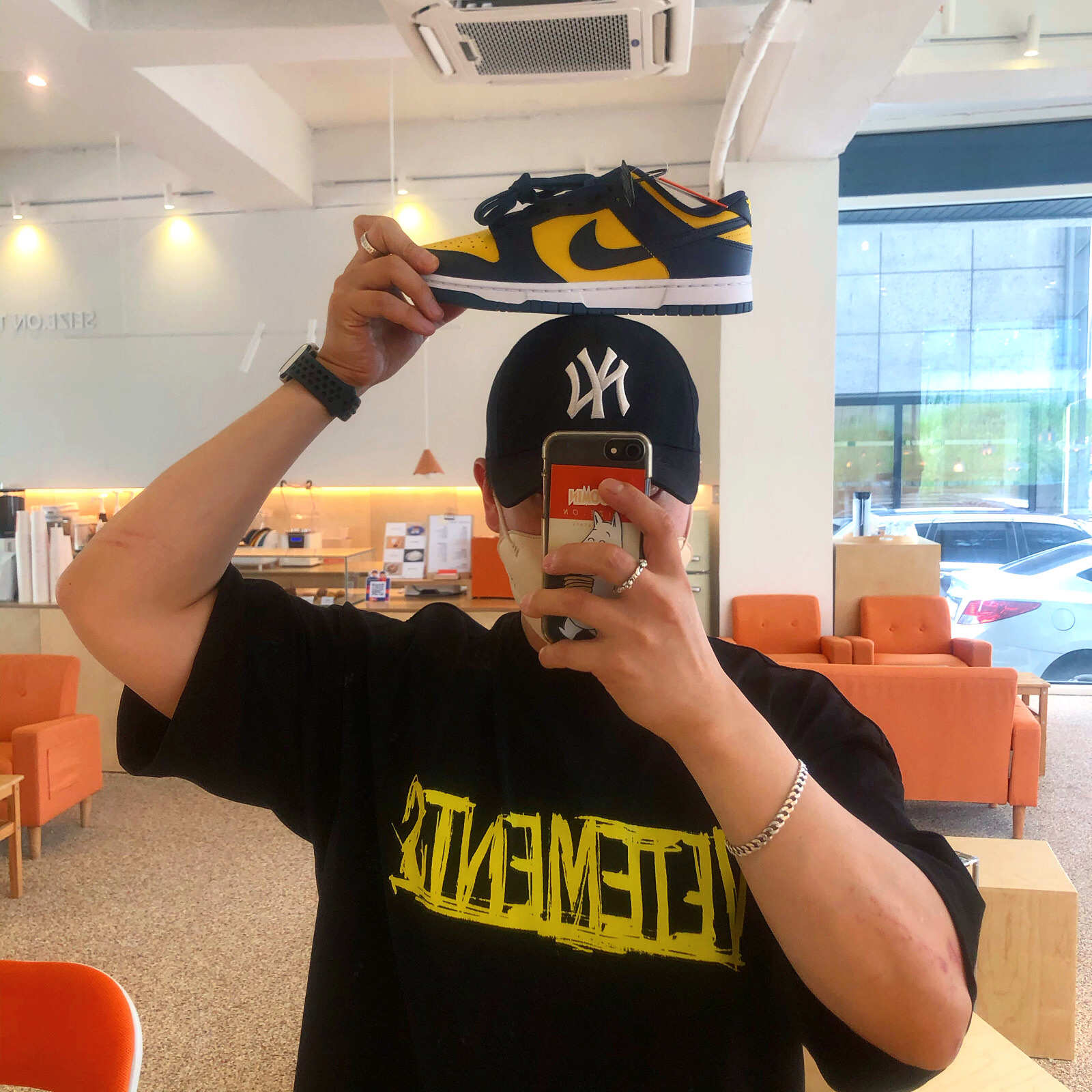 Nike Dunk Low Retro Varsity Maize 착용 스타일