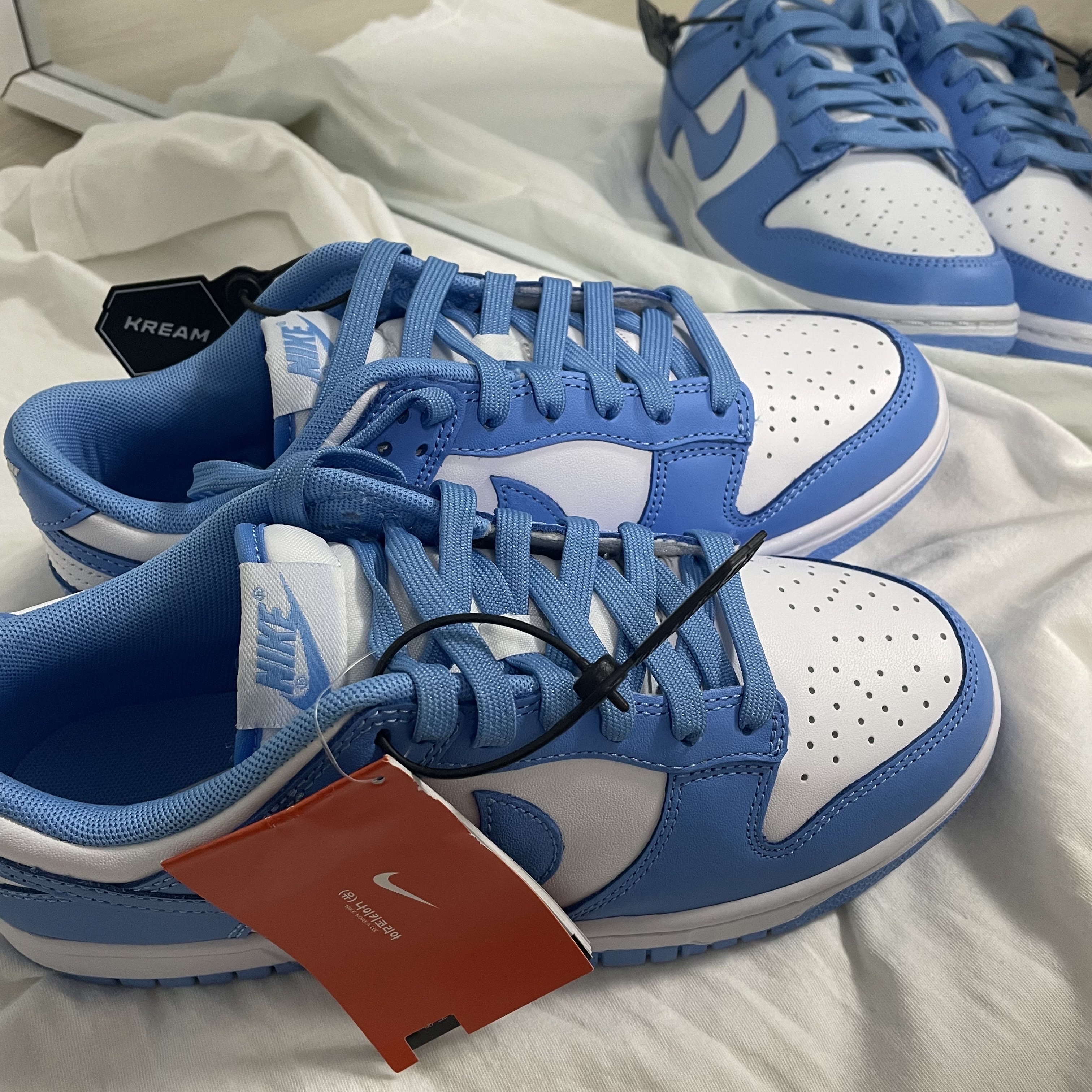 Nike Dunk Low Retro University Blue 착용 스타일 - 2