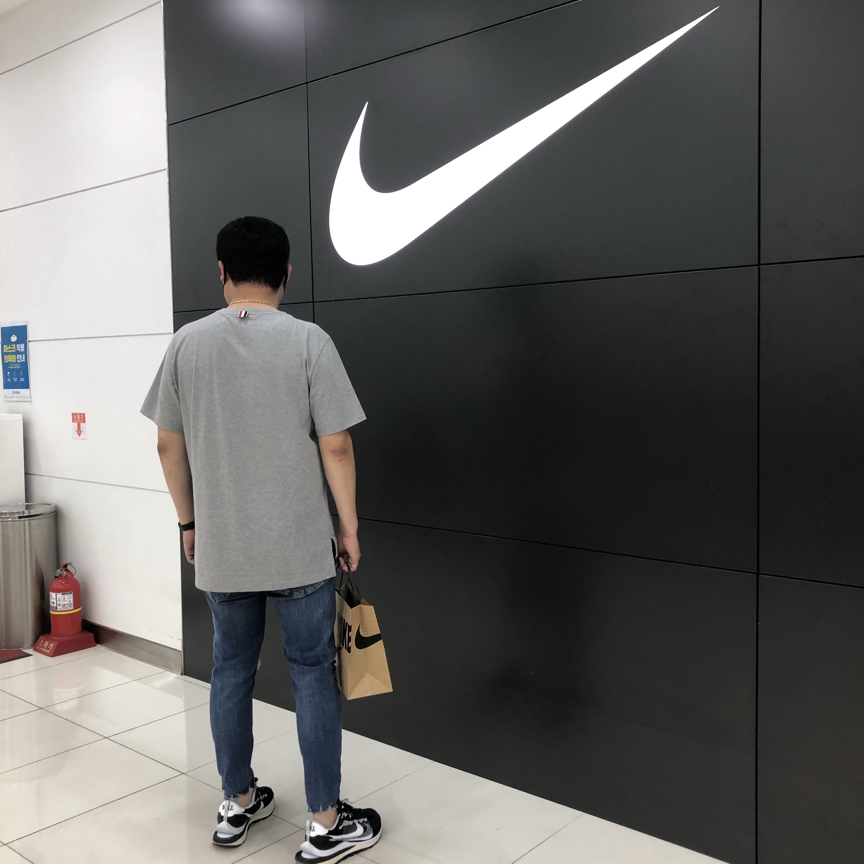 Nike x Sacai VaporWaffle Black White 착용 스타일 - 2