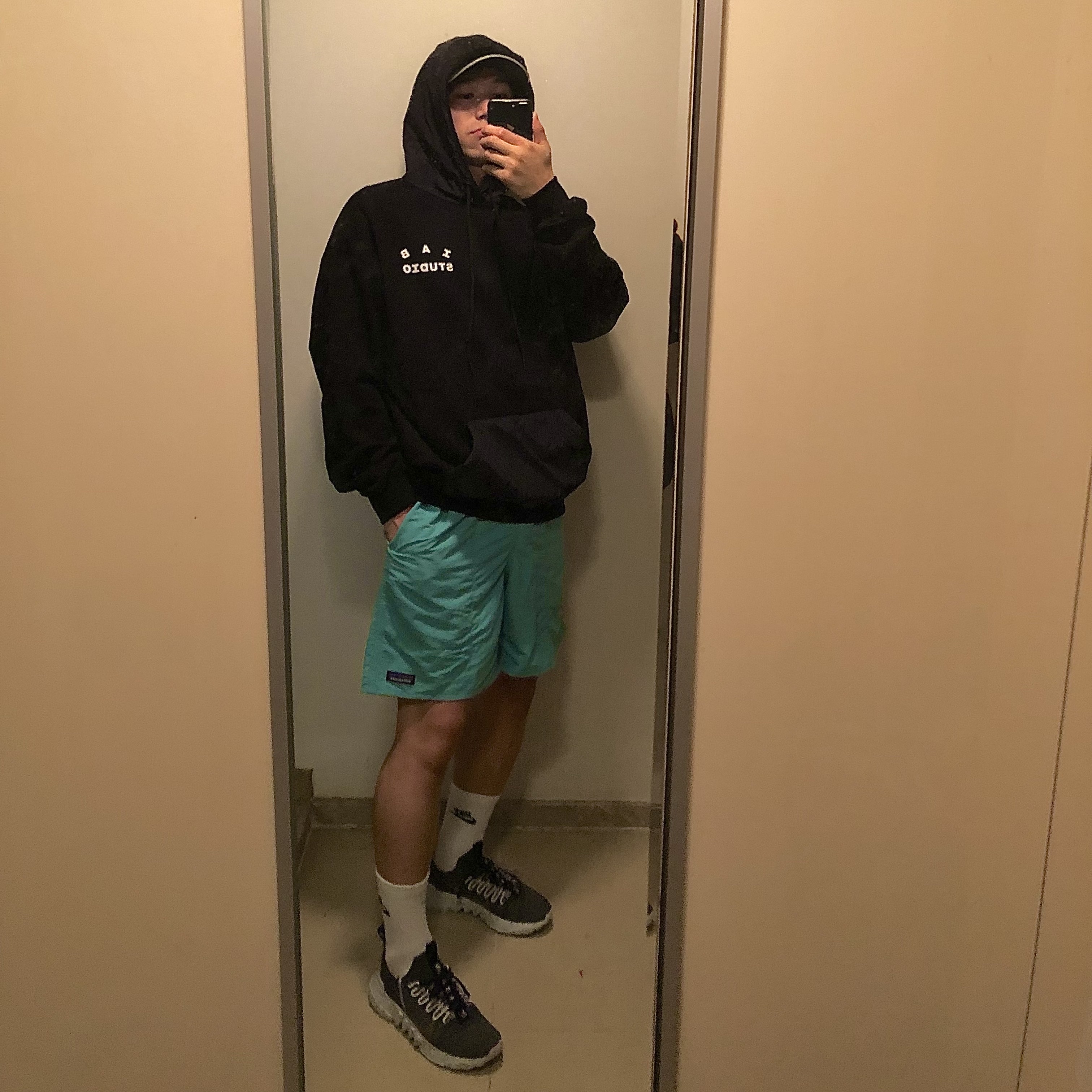 IAB Studio Woven Hoodie Black, Nike Space Hippie 01 Wheat White 착용 스타일
