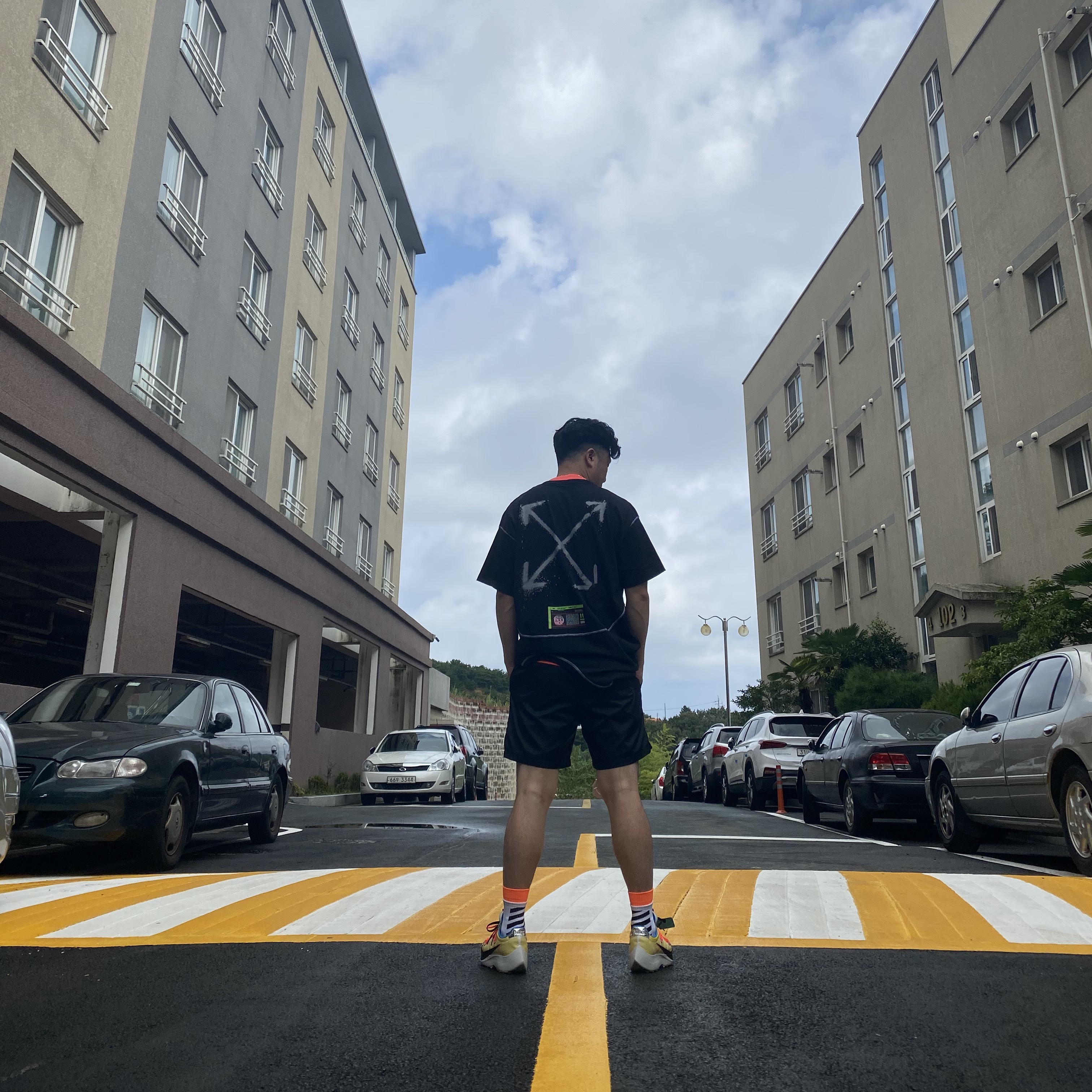 (W) Nike x Off-White Vapor Street Tour Yellow, Nike x Off-White NRG RU Short Sleeve T-Shirt 착용 스타일 - 2