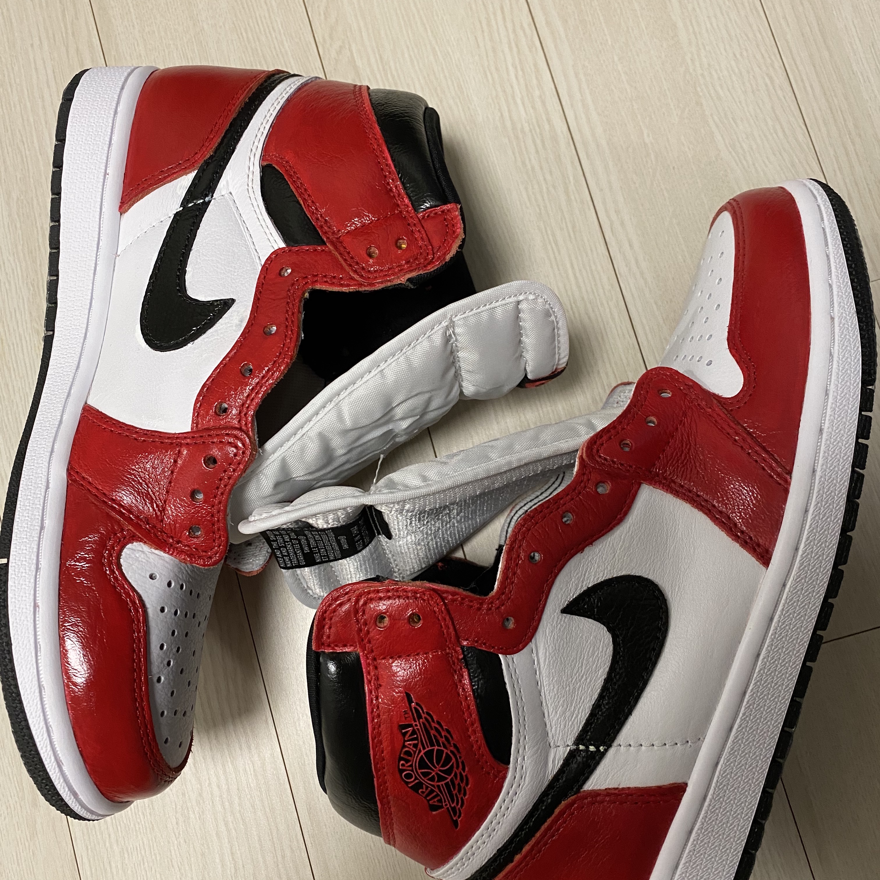 Jordan 1 Retro High OG Light Fusion Red 착용 스타일 - 4