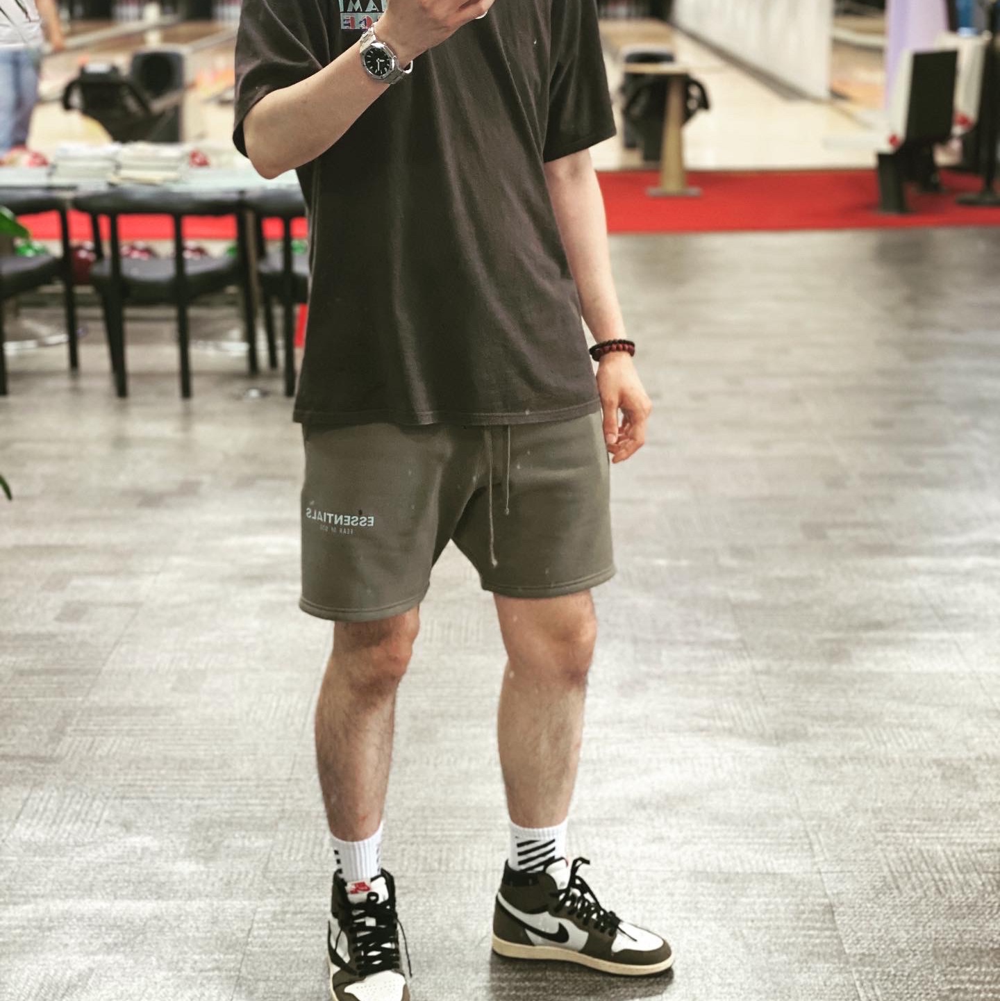 Jordan 1 x Travis Scott Retro High OG SP Mocha, Essentials Sweatshorts Taupe - 21SS 착용 스타일