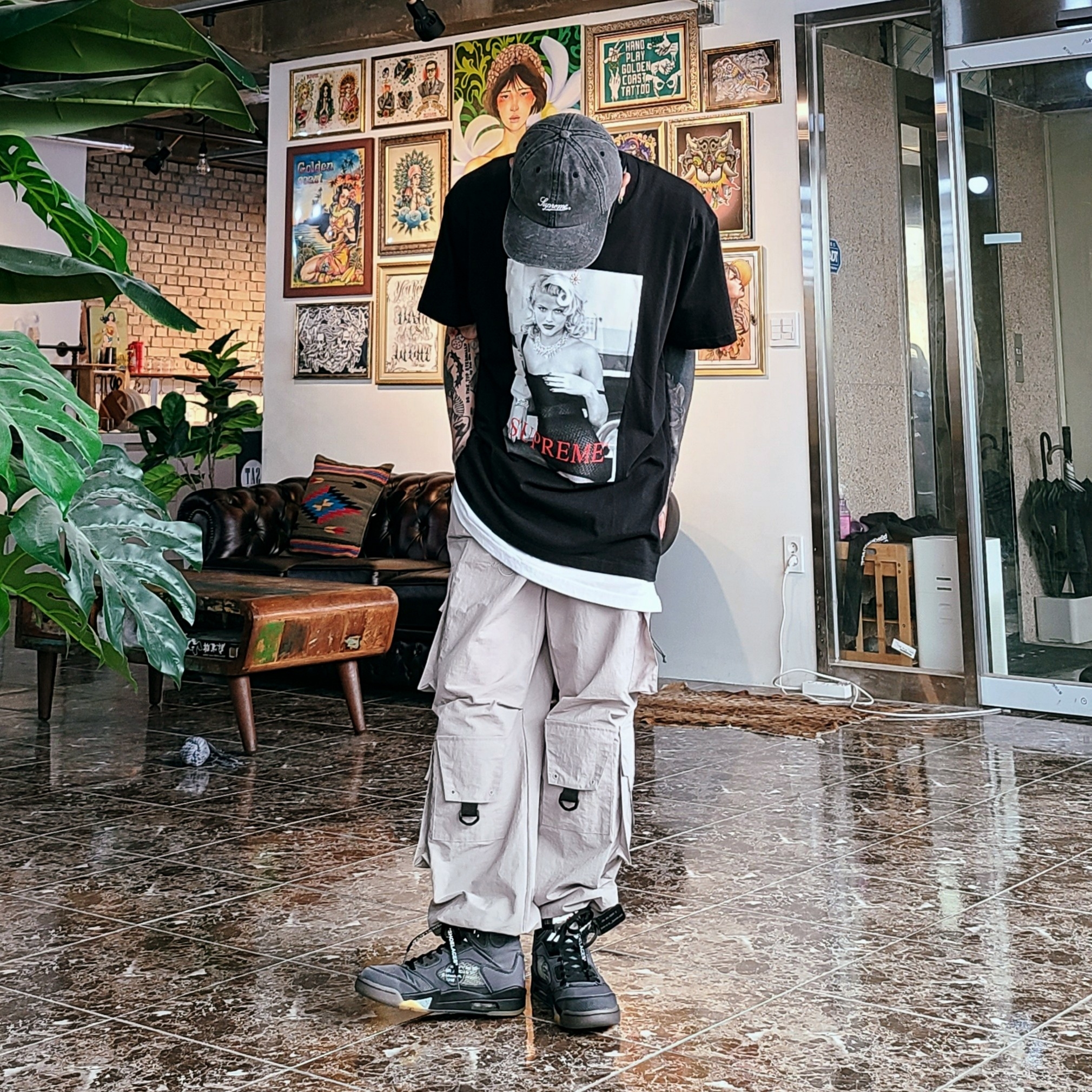 Jordan 5 x Off-White Retro SP Black Muslin, Supreme Anna Nicole Smith T-Shirt Black - 21SS 착용 스타일 - 2