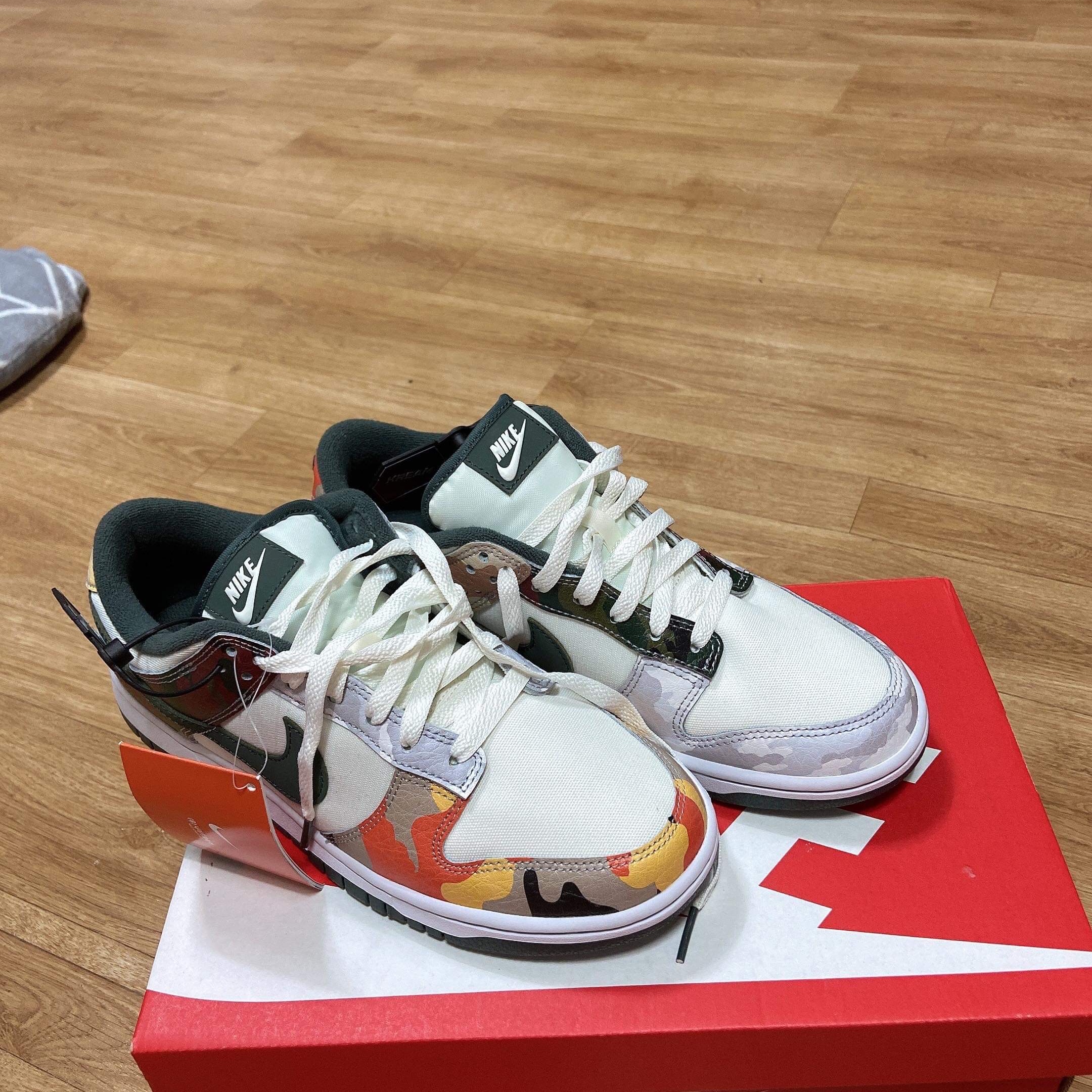 Nike Dunk Low SE Sail Multi Camo 착용 스타일