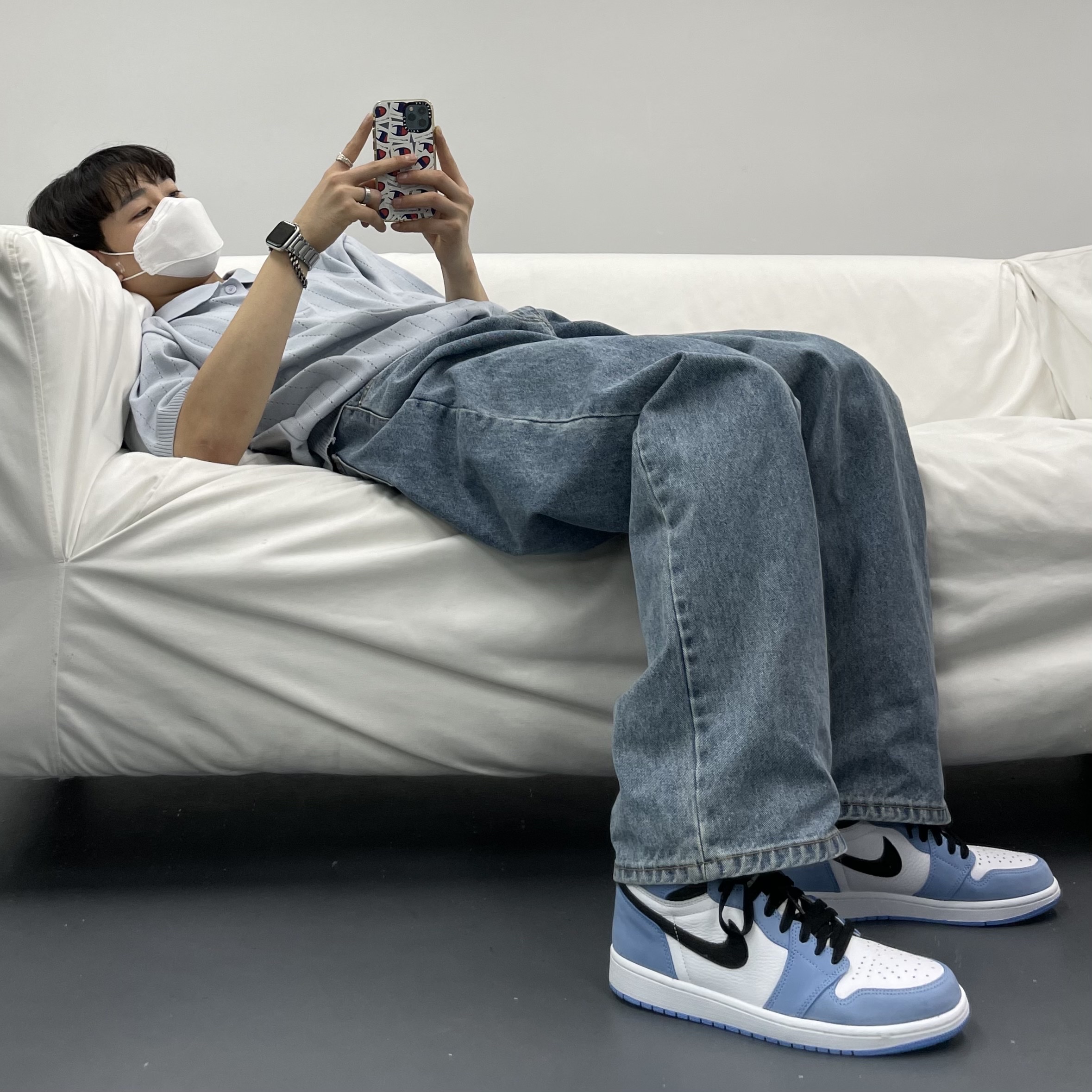 Jordan 1 Retro High OG University Blue 착용 스타일