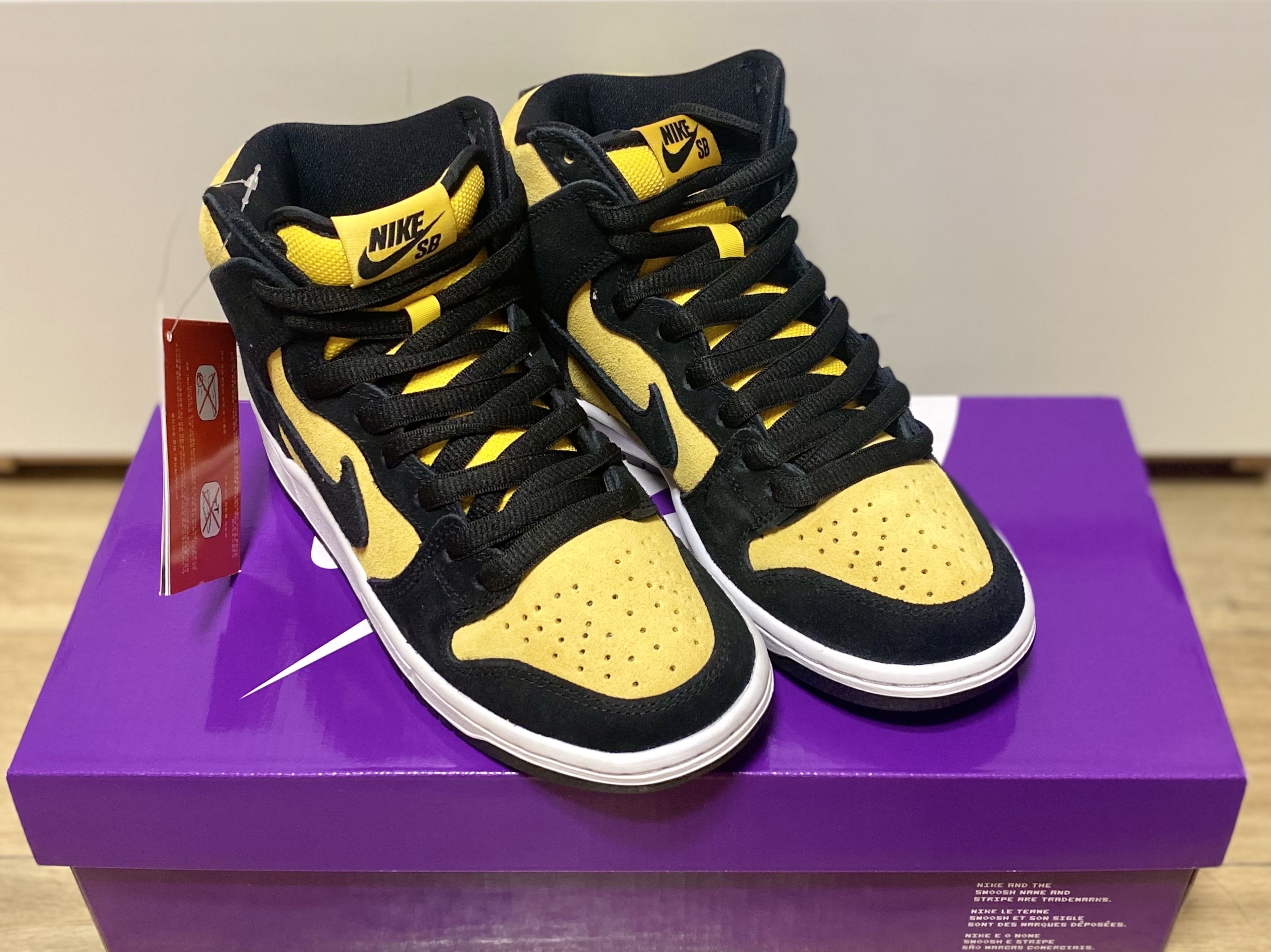 Nike SB Dunk High Pro Maize and Black 착용 스타일
