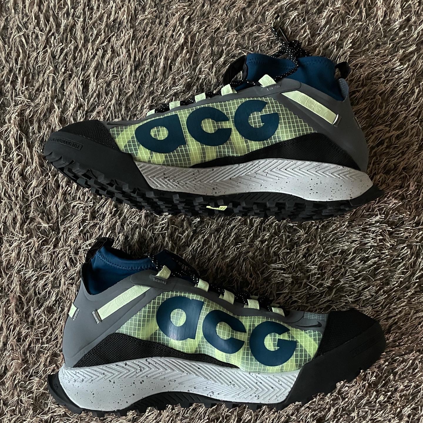 Nike ACG Zoom Terra Zaherra Barely Volt 착용 스타일 - 2