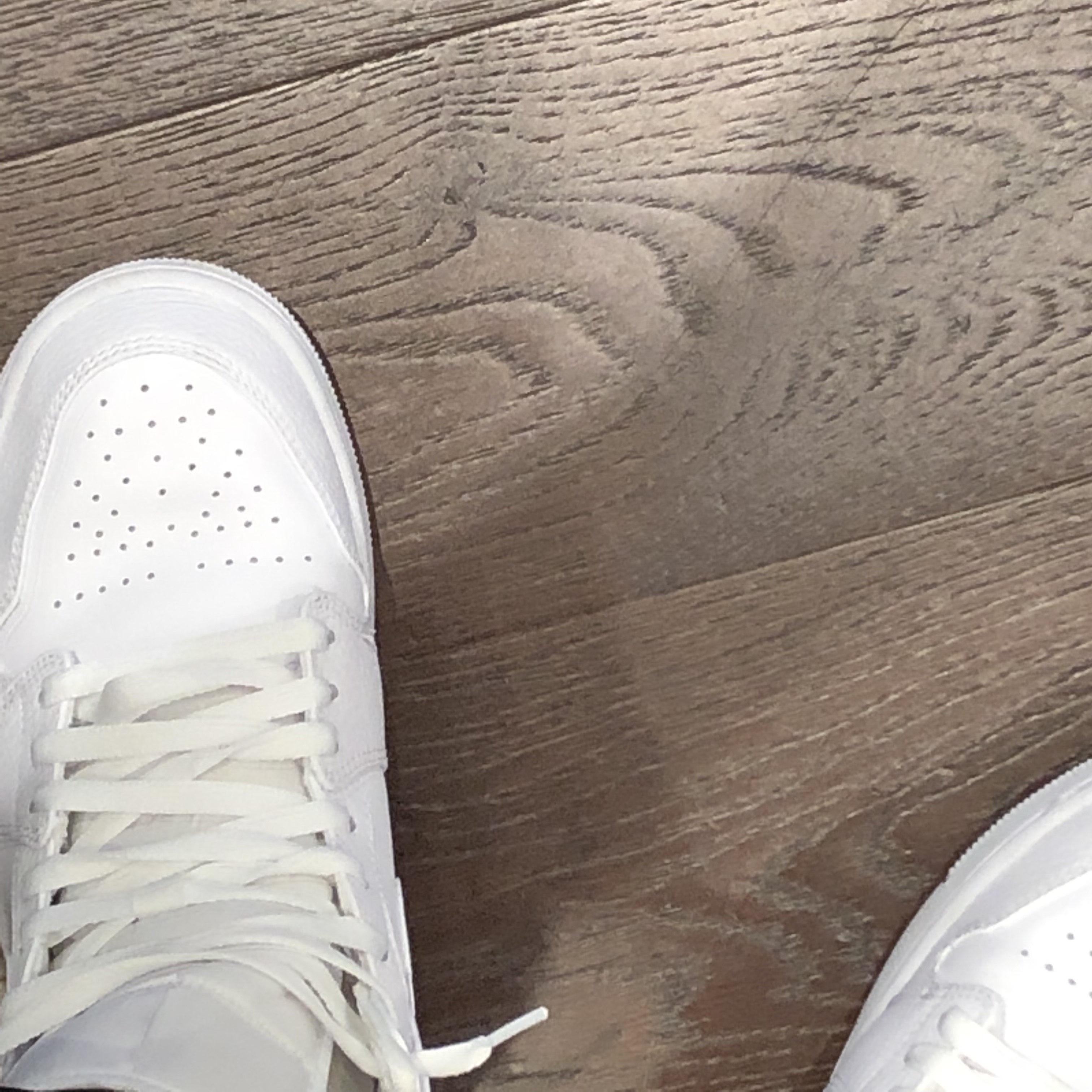 Jordan 1 Mid Triple White 착용 스타일