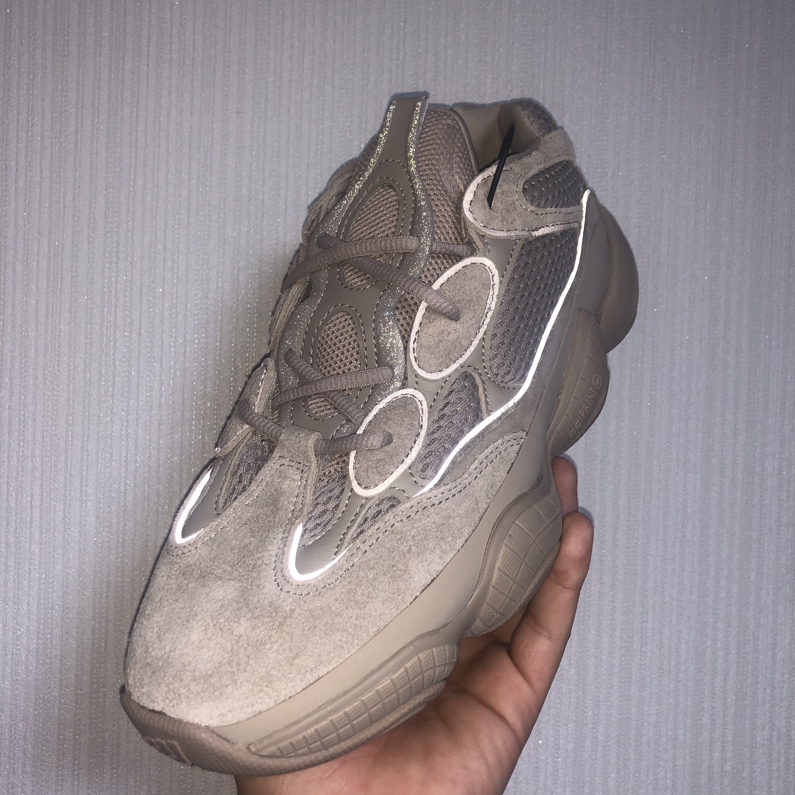 Adidas Yeezy 500 Taupe Light 착용 스타일 - 5