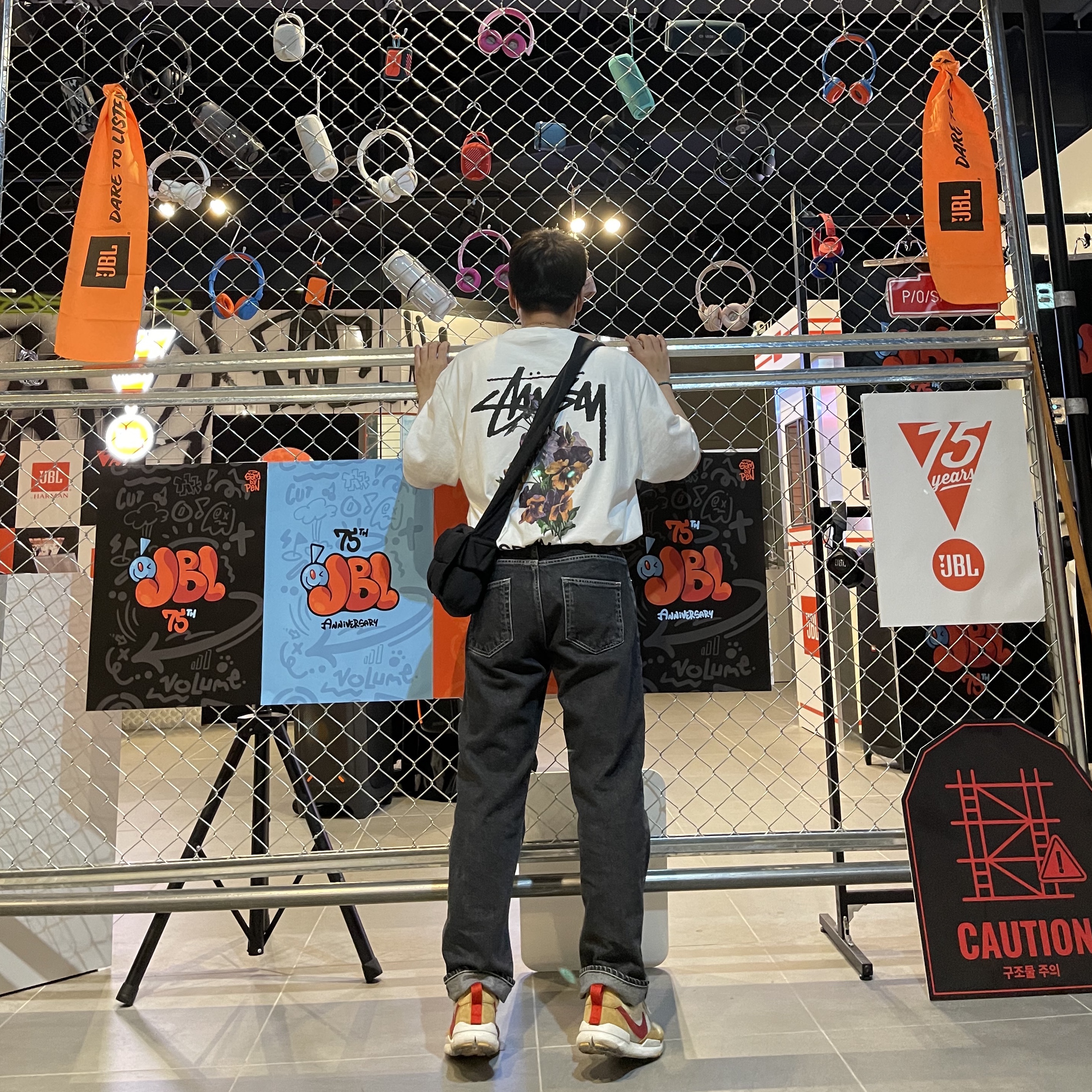 Nike x Tom Sachs Mars Yard Shoe 2.0 Space Camp, Stussy Bouquet T-Shirt White 착용 스타일