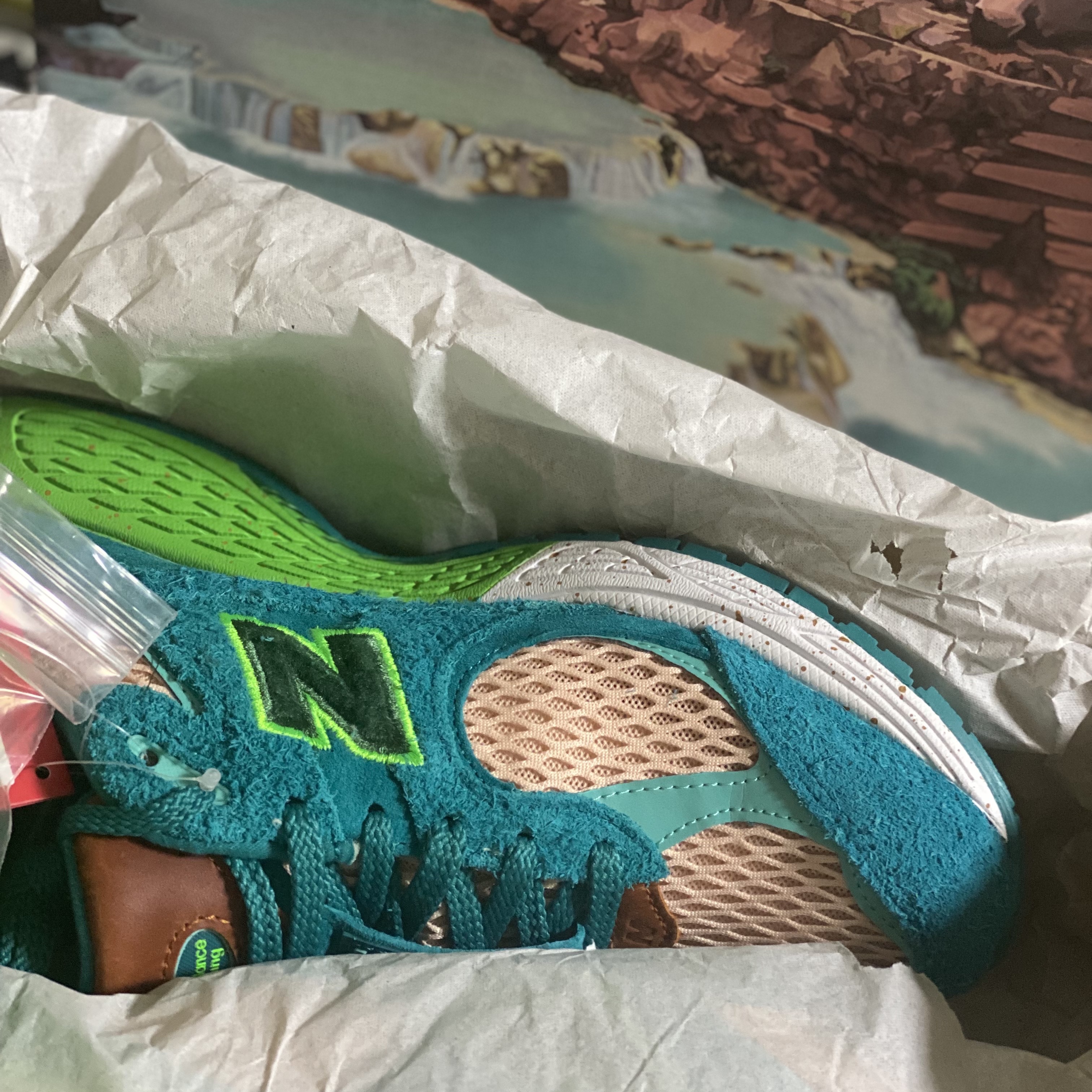 New Balance x Salehe Bembury 2002R Water Be The Guide 착용 스타일 - 1