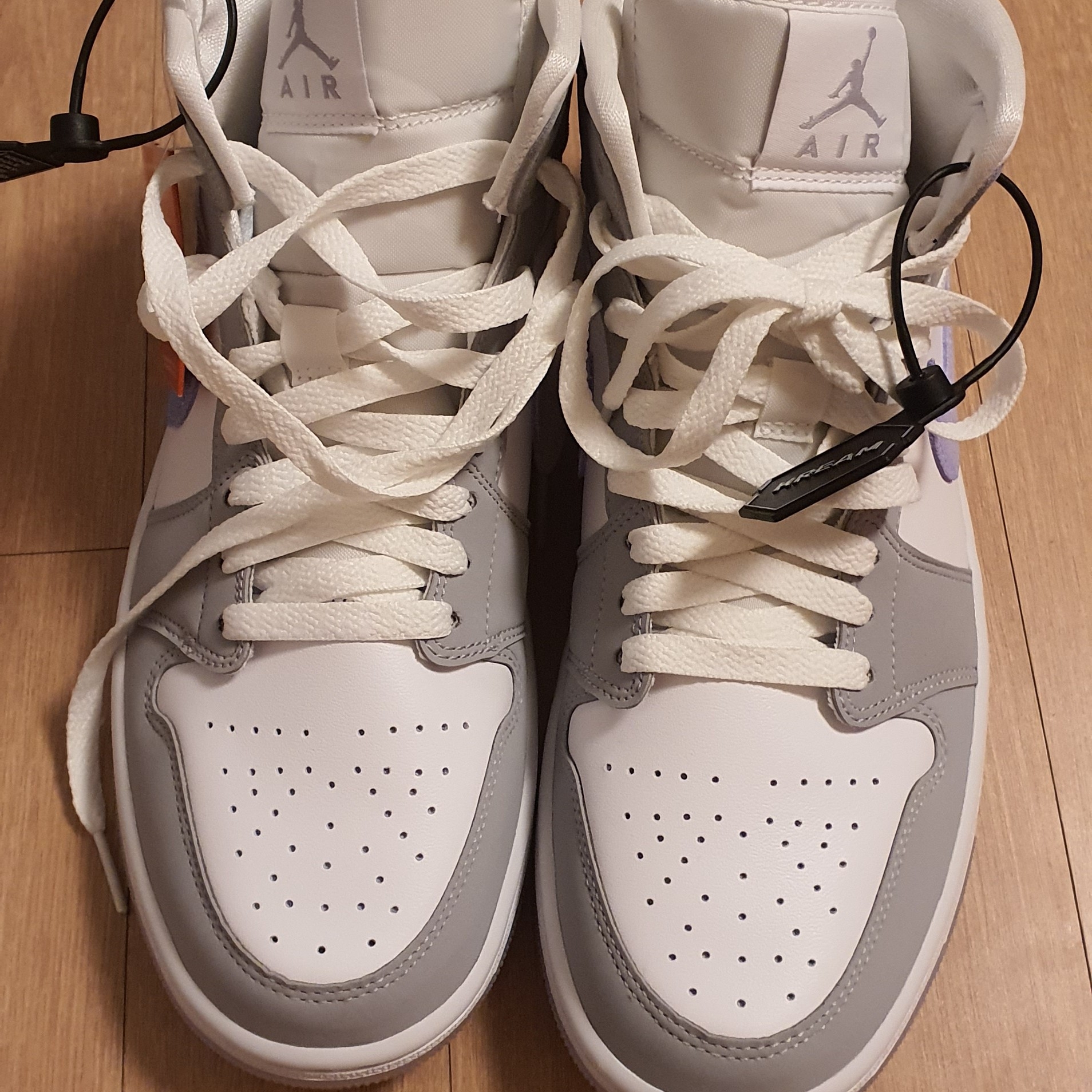 (W) Jordan 1 Mid Wolf Grey 착용 스타일 - 2