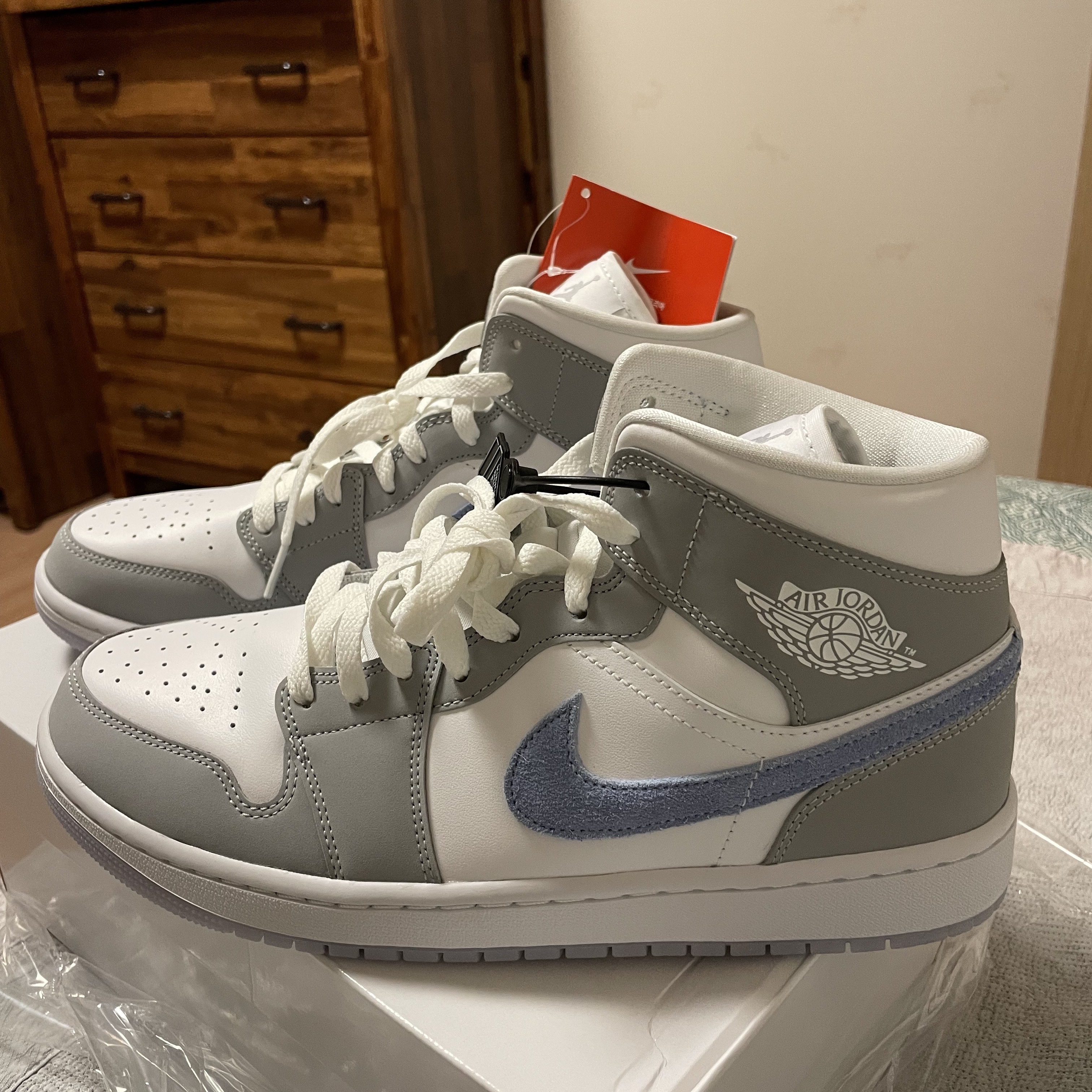 (W) Jordan 1 Mid Wolf Grey 착용 스타일 - 2