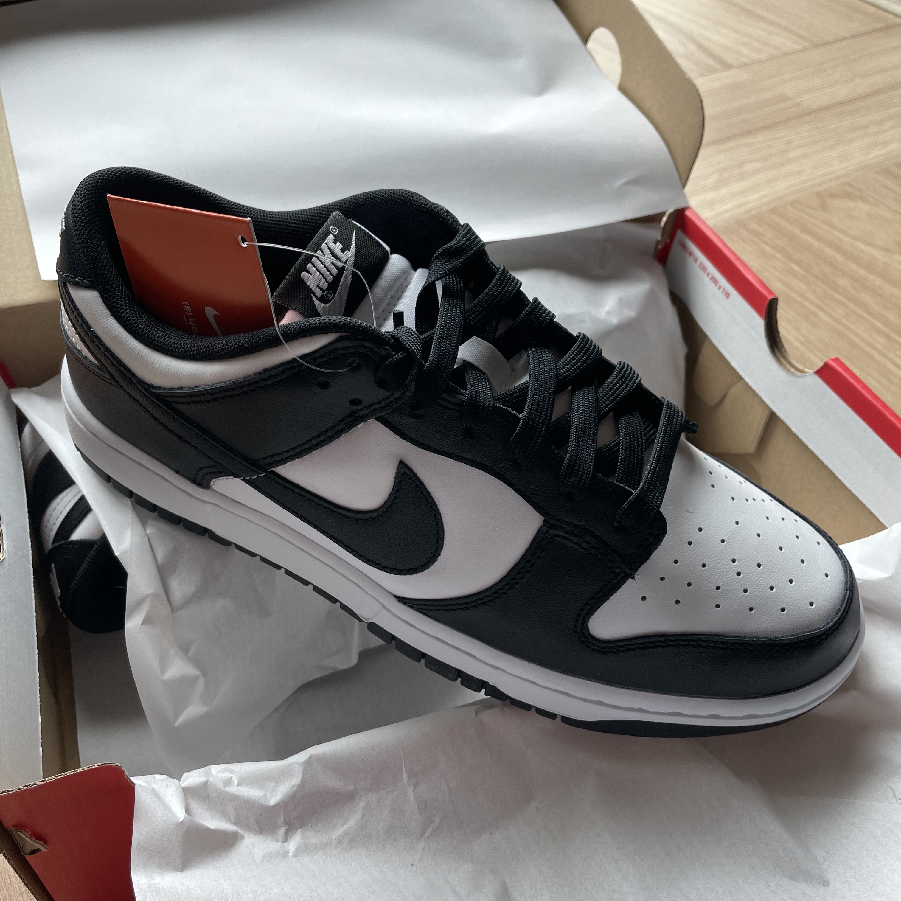 Nike Dunk Low Retro Black 착용 스타일 - 1