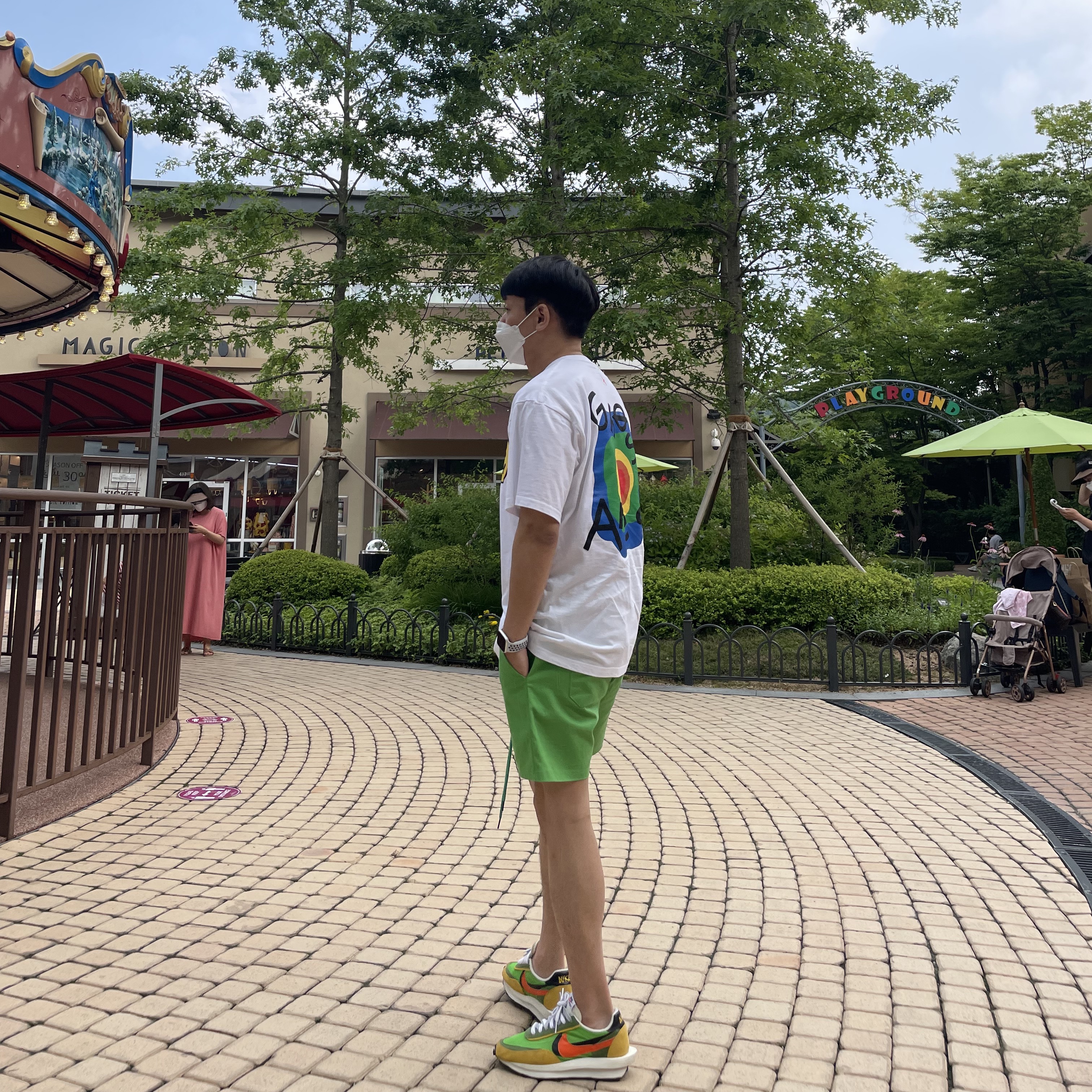 Nike x Sacai LDWaffle Green Multi 착용 스타일
