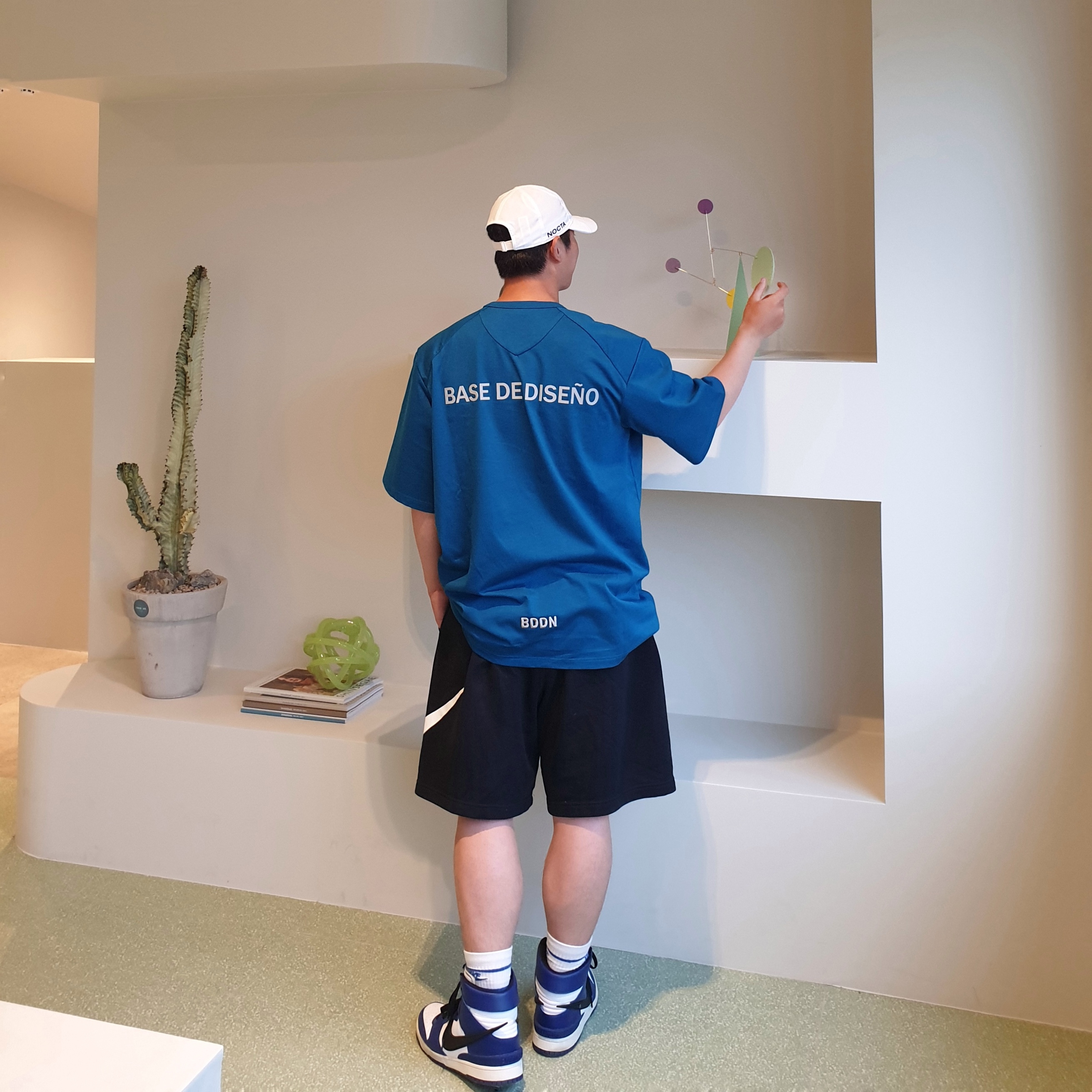 Nike x Ambush Dunk High Deep Royal Blue, Nike x Drake Nocta Cardinal Stock Essential Cap White 착용 스타일 - 2