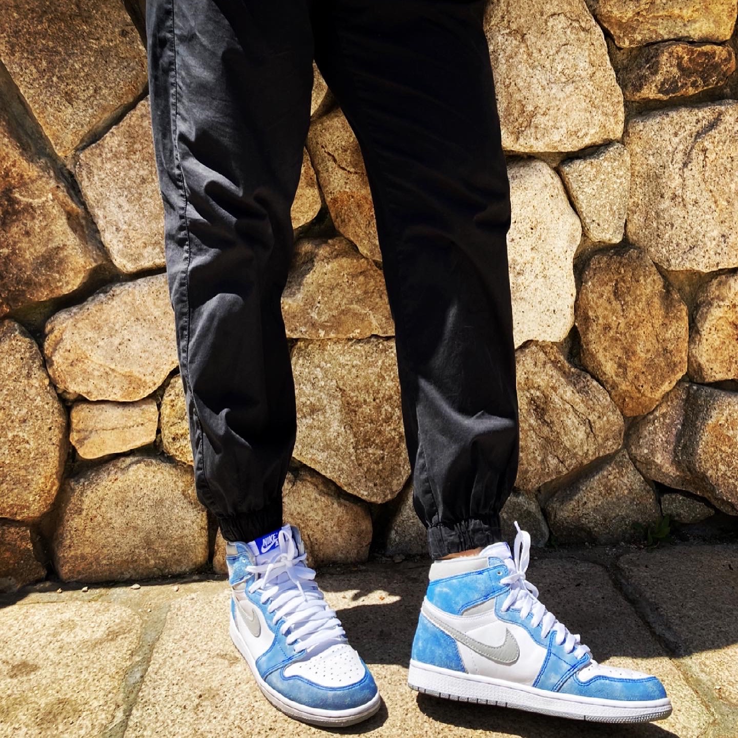 Jordan 1 Retro High OG Hyper Royal 착용 스타일 - 2