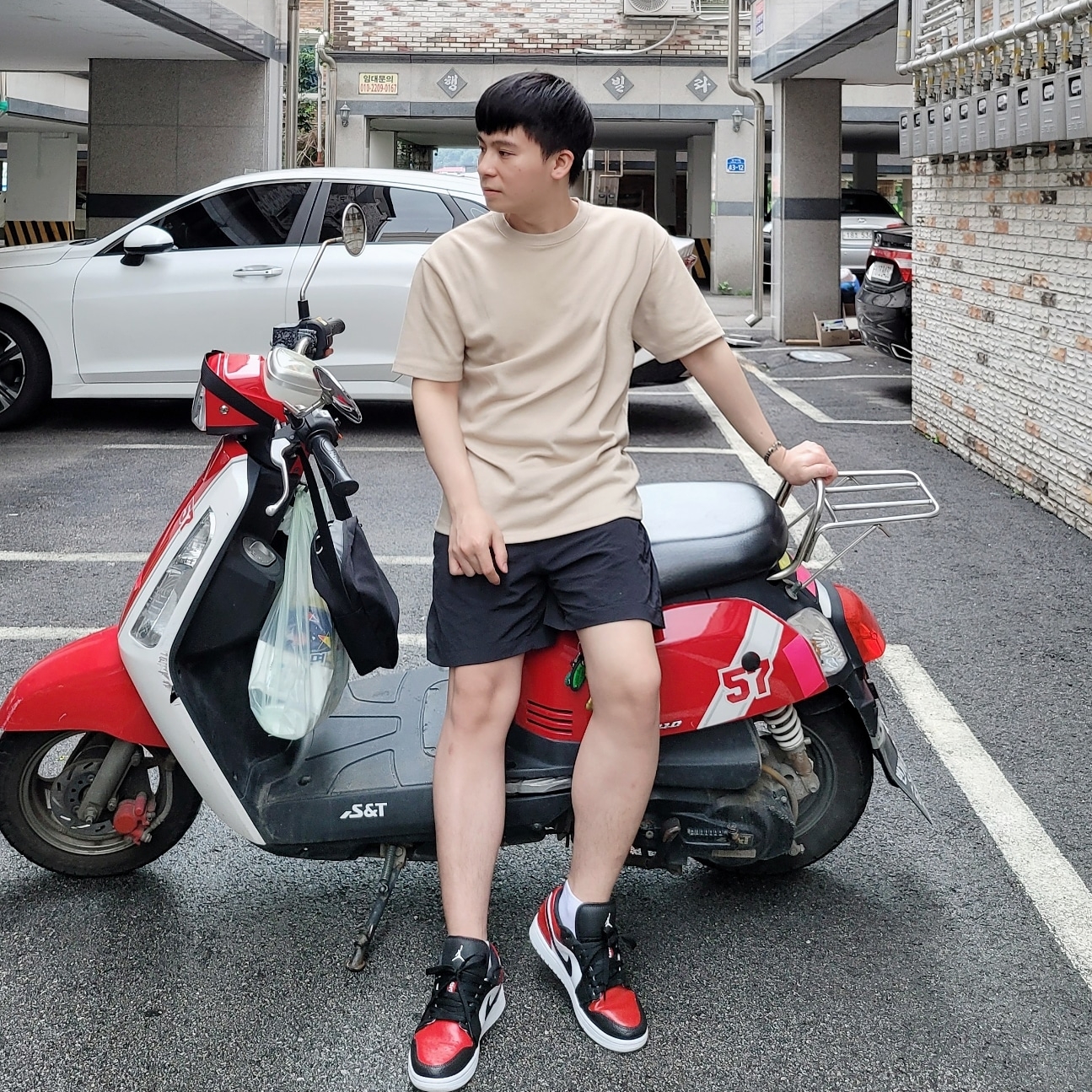 Jordan 1 Low Triple White Tumbled Leather 2020, Jordan 1 Retro High OG Bred Toe 착용 스타일