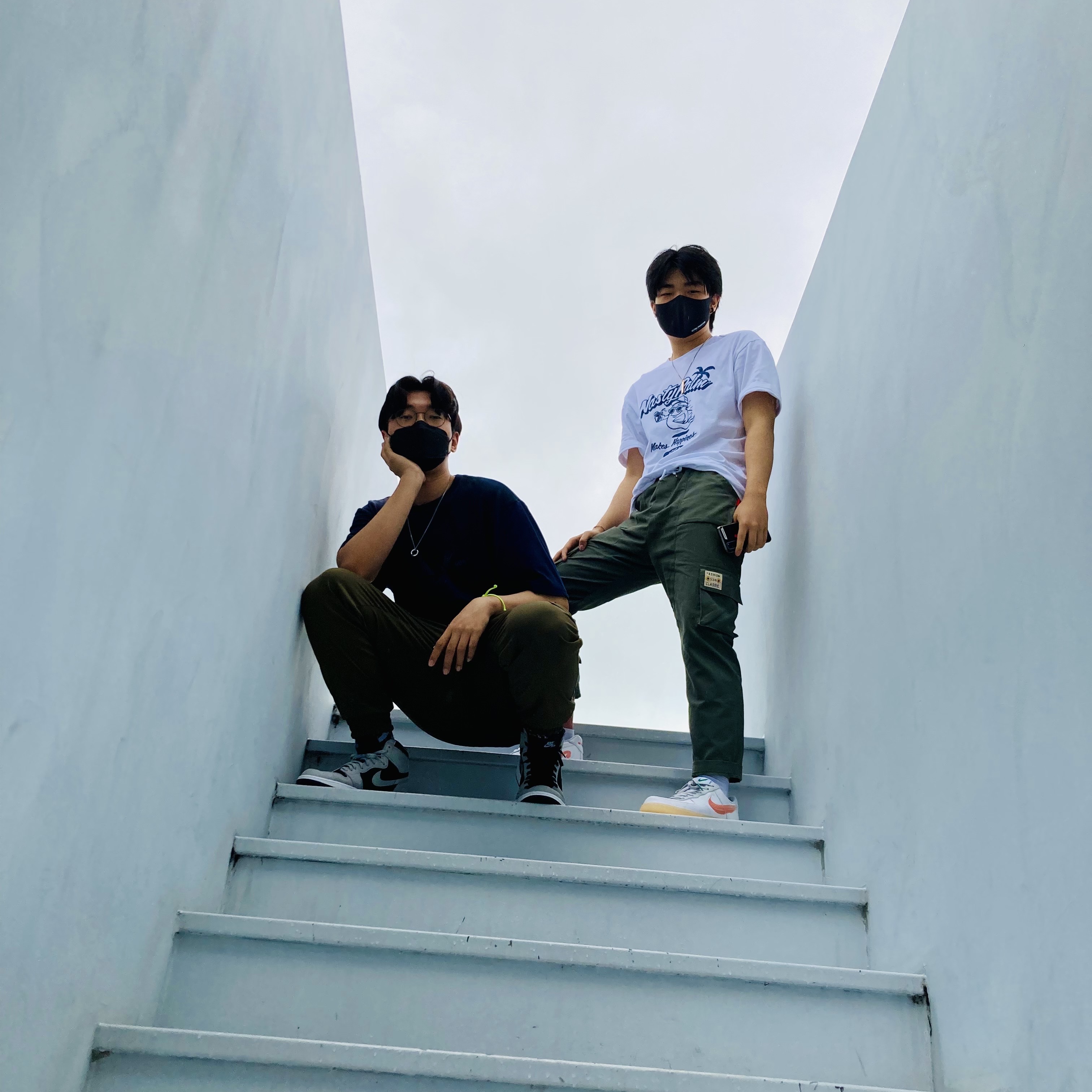 Nike x Mayumi Yamase Air Force 1 Flyleather Solar Red, Jordan 1 Retro High OG Shadow 2.0 착용 스타일 - 1