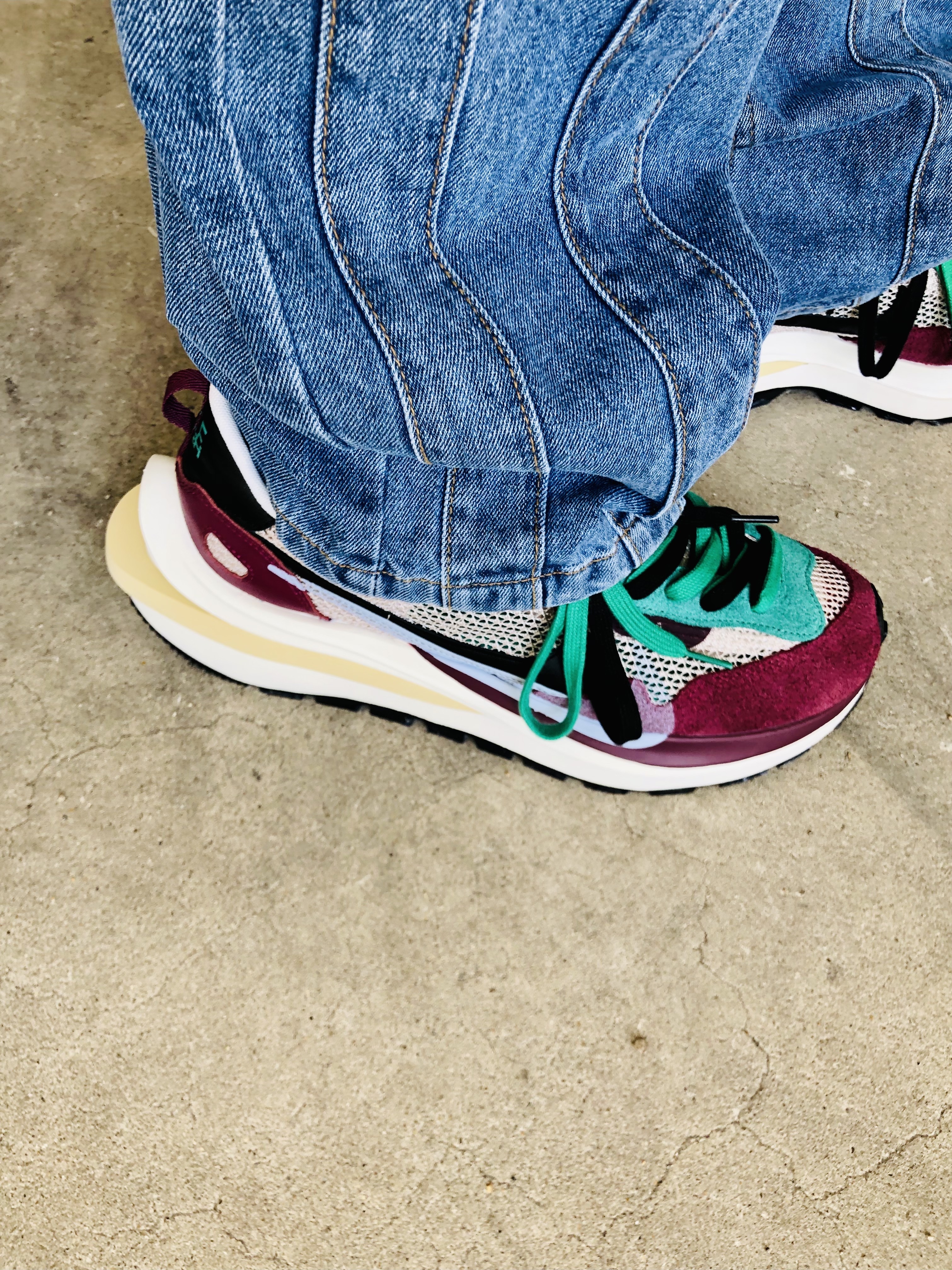Nike x Sacai VaporWaffle String & Black Villain Red 착용 스타일 - 2