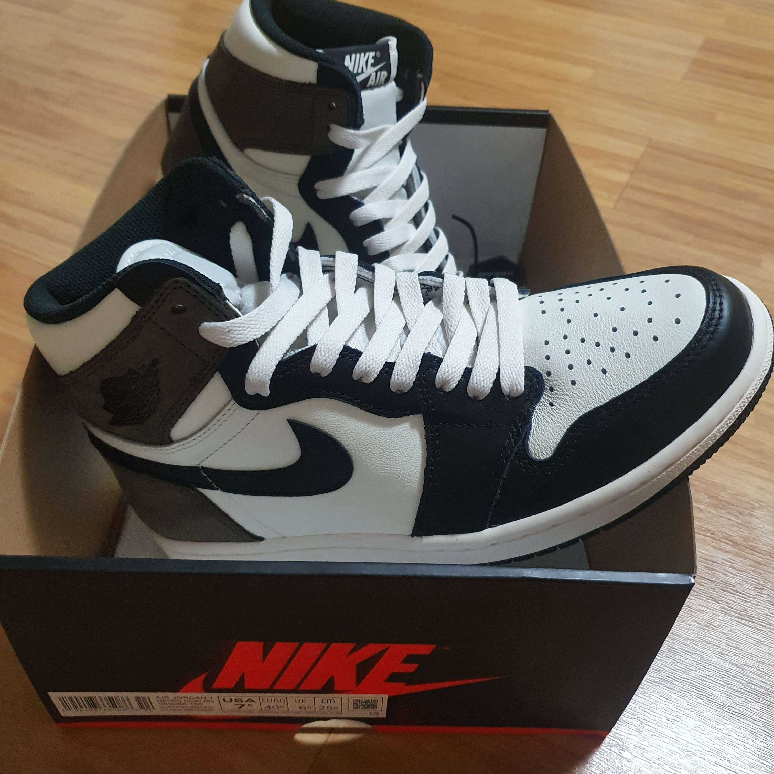 Jordan 1 Retro High OG Black Mocha 착용 스타일