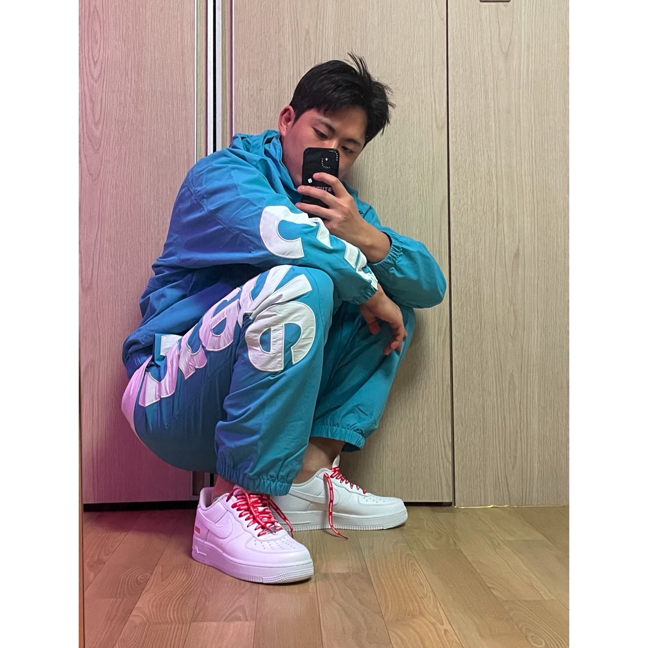 Nike x Supreme Air Force 1 Low White, Supreme Spellout Track Jacket Aqua - 21SS 착용 스타일