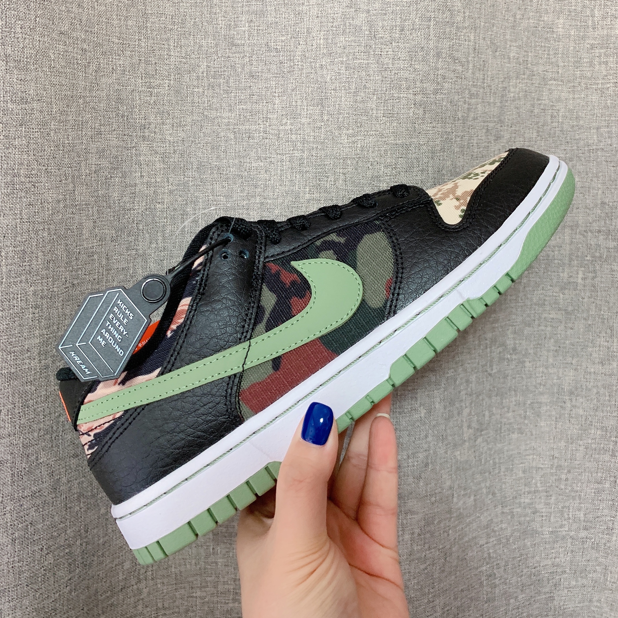Nike Dunk Low SE Black Multi Camo 착용 스타일