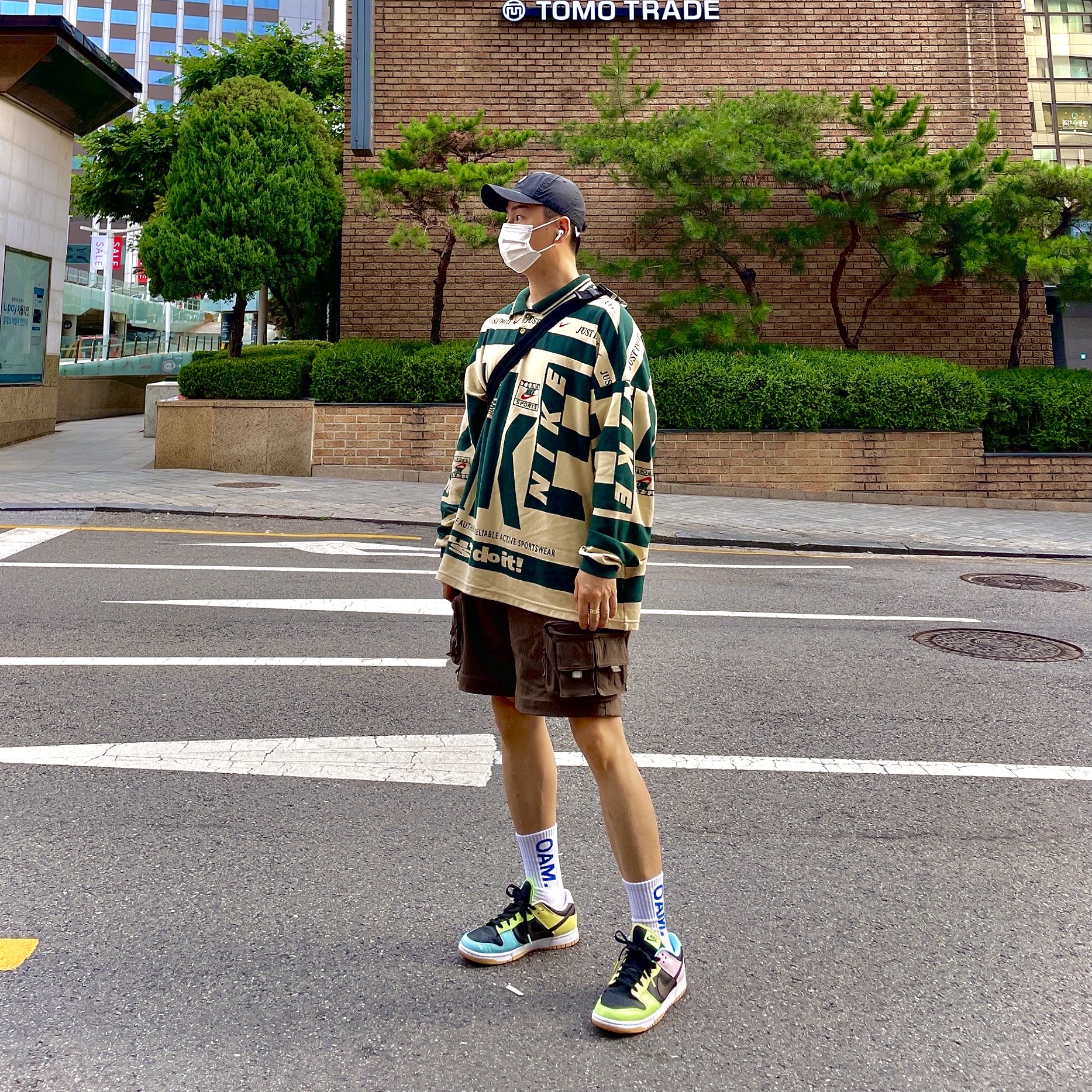 Supreme x Stone Island Painted Camo Nylon 6-Panel Black - 20FW, Nike x Cactus Plant Flea Market Long Sleeve Polo Natural - US/EU 착용 스타일 - 1