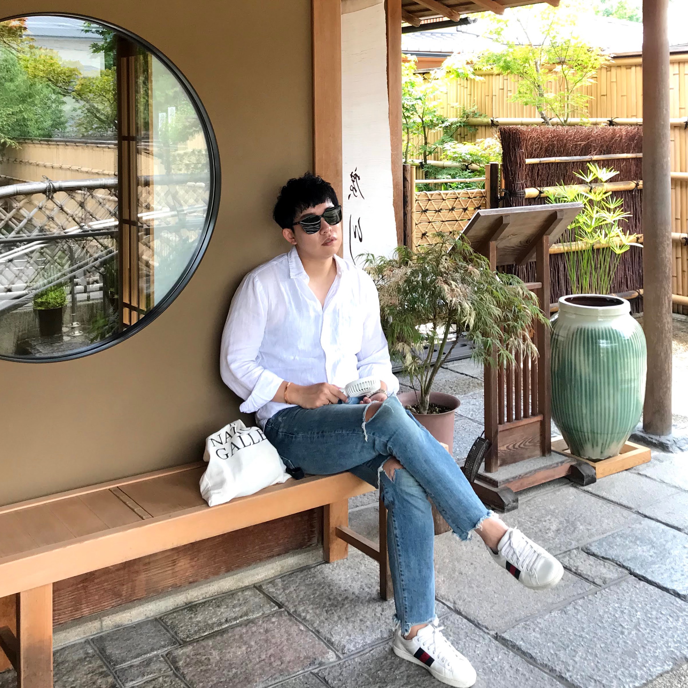 Gucci Ace Leather Sneakers White Blue 착용 스타일