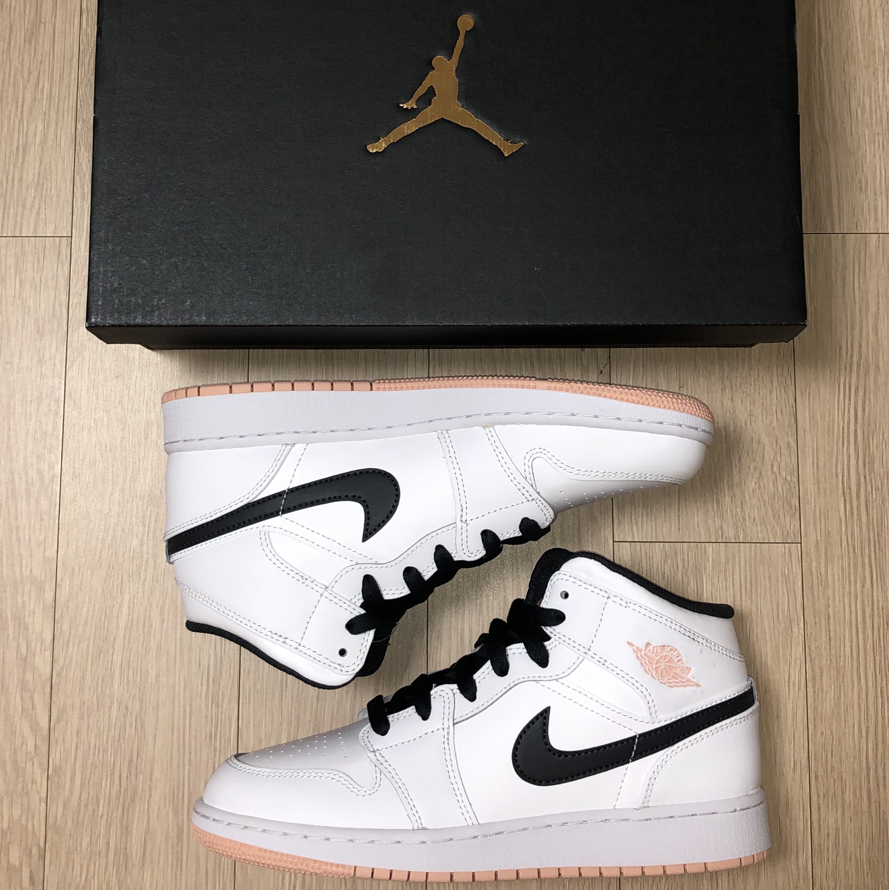 (GS) Jordan 1 Mid White Arctic Orange 착용 스타일 - 3
