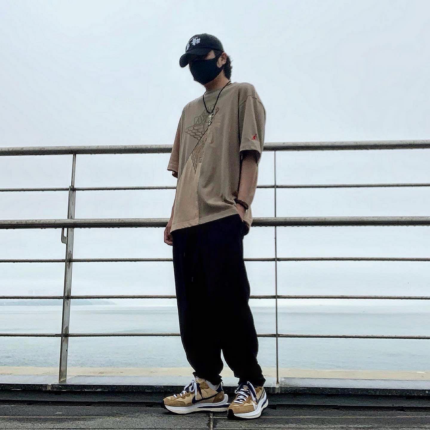 Jordan x Travis Scott S/S Top - Asia, Nike x Sacai VaporWaffle Sesame and Blue Void 착용 스타일 - 2