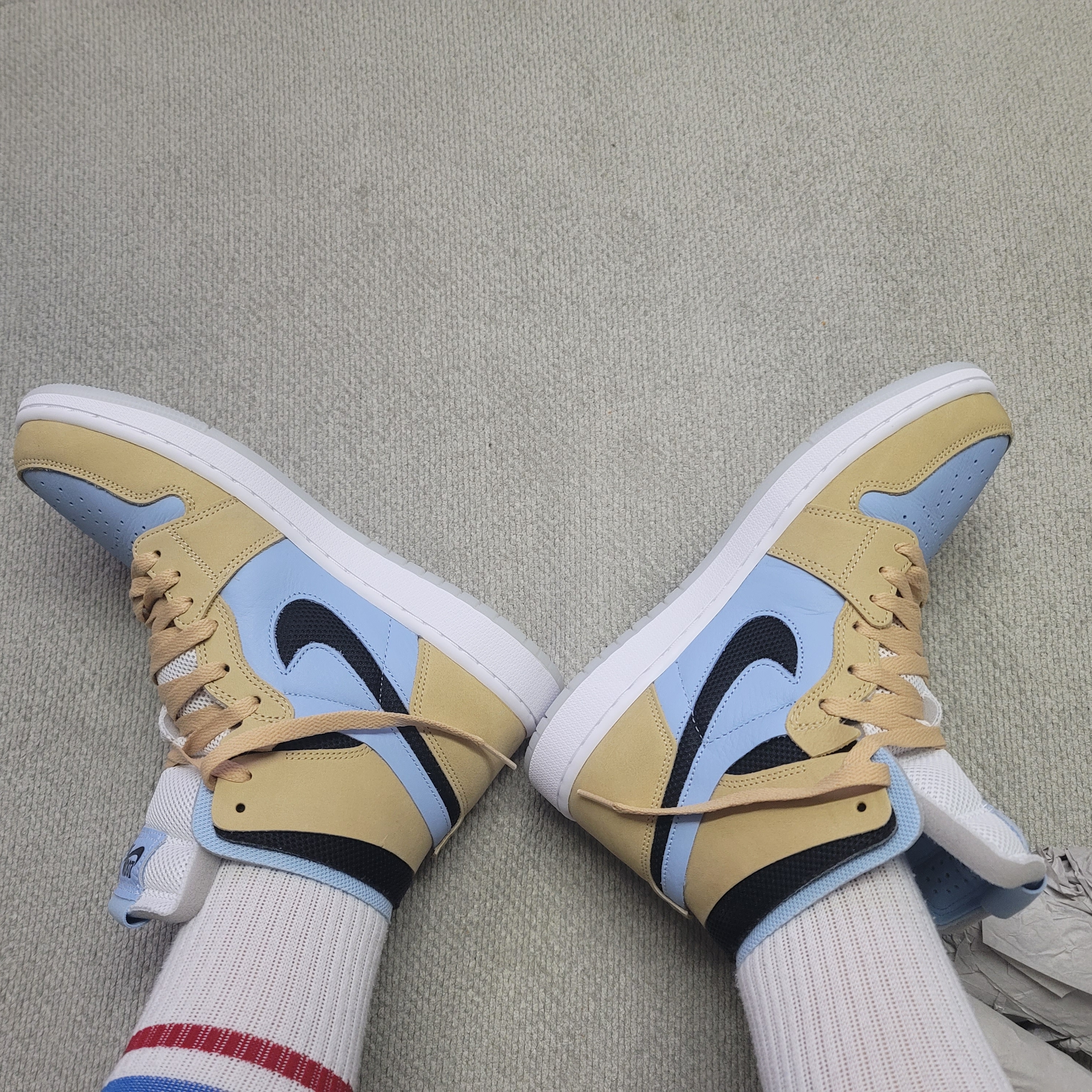 (W) Jordan 1 Zoom Air CMFT Psychic Blue Sesame 착용 스타일