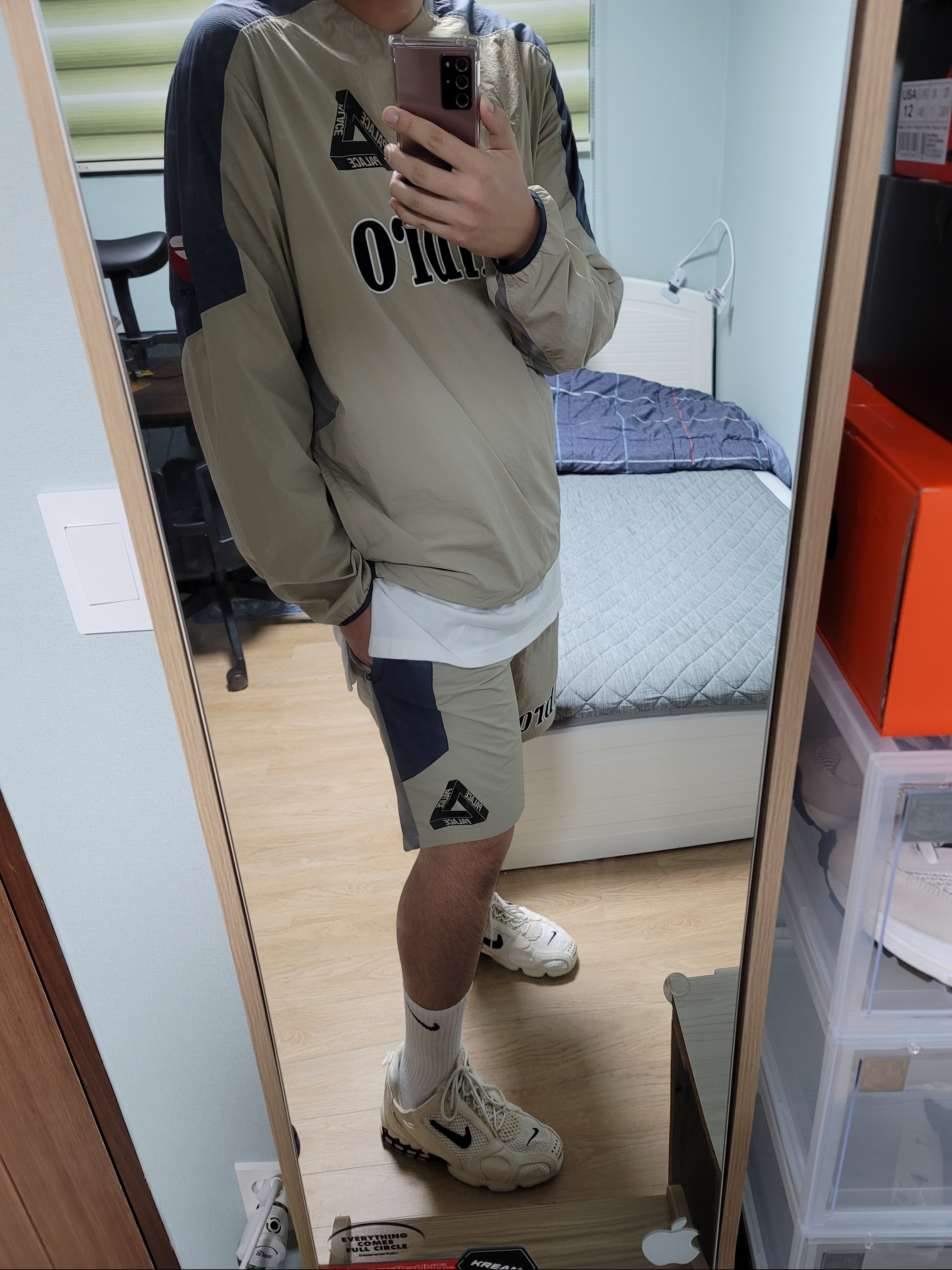 Nike x Stussy Air Zoom Spiridon Cage 2 Fossil, Palace Sports Shell Crew Tan - 21SS 착용 스타일 - 1