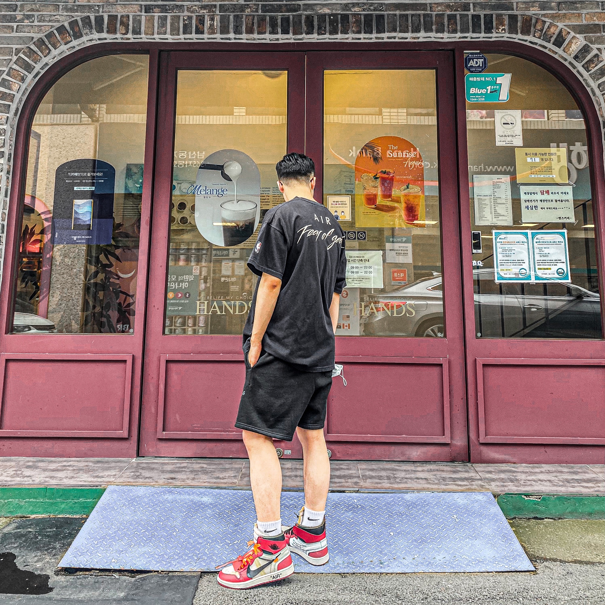 Jordan 1 x Off-White Retro High Chicago The Ten, Essentials Sweatshorts Black - 21SS 착용 스타일