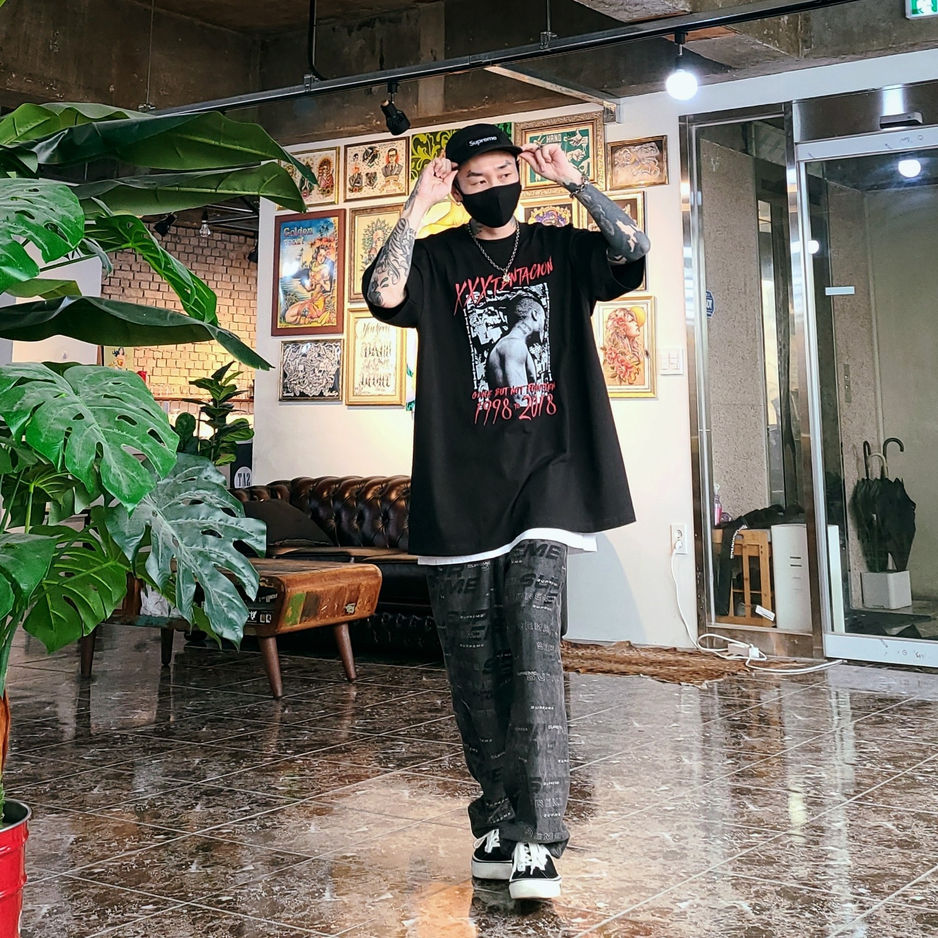 Supreme Inset Logo Camp Cap Black - 20FW, Vans x Rhude Bold Ni Black 착용 스타일