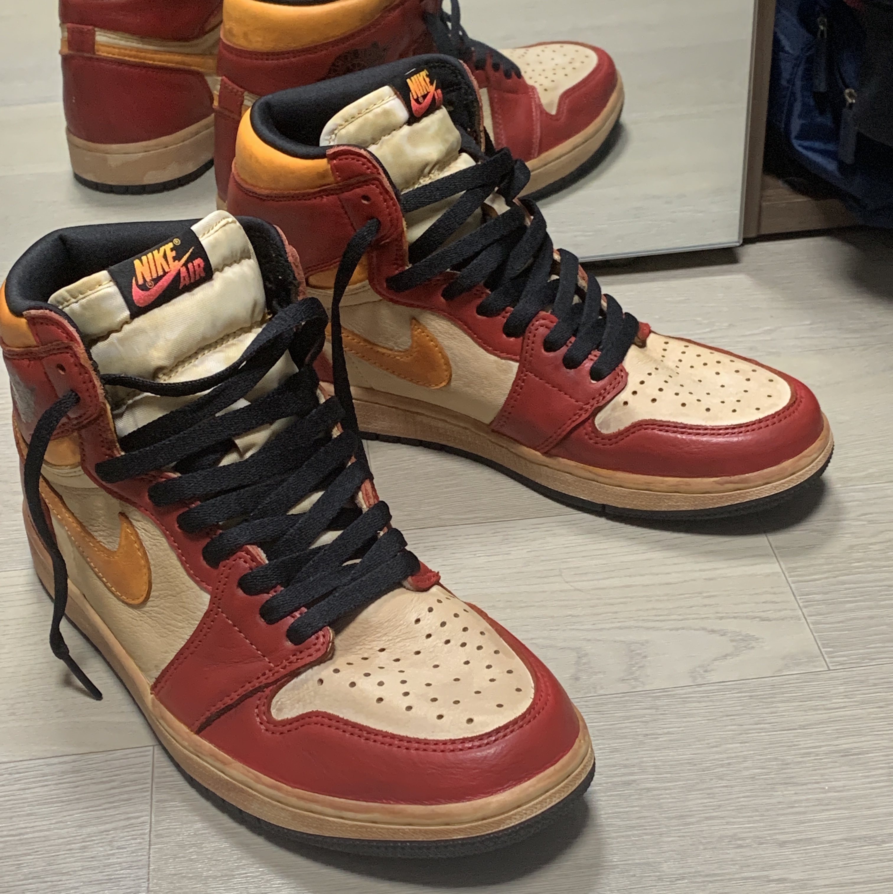 Jordan 1 Retro High OG Light Fusion Red 착용 스타일